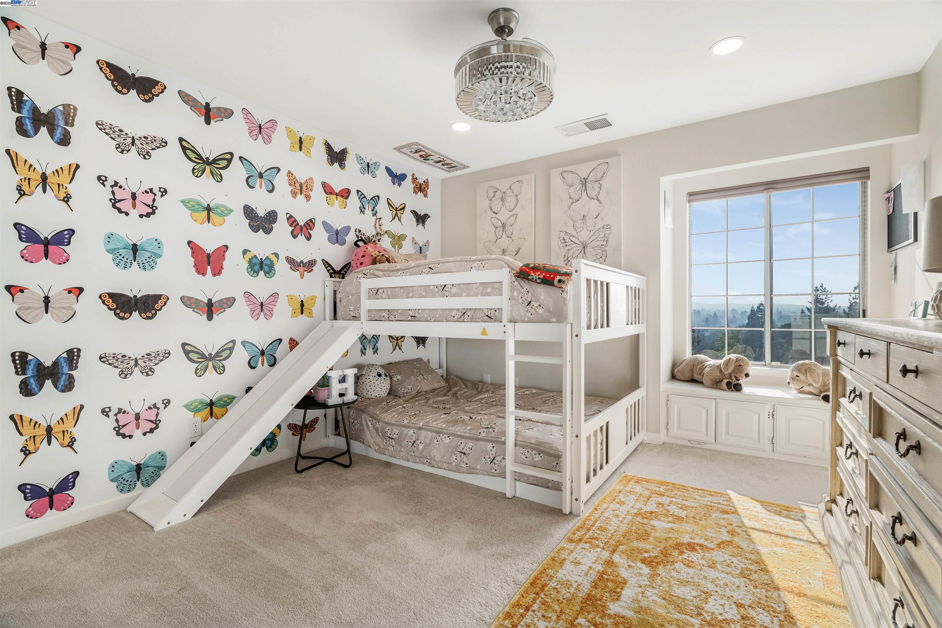 Detail Gallery Image 13 of 60 For 822 Navaronne Wy, Concord,  CA 94518-2173 - 6 Beds | 4 Baths