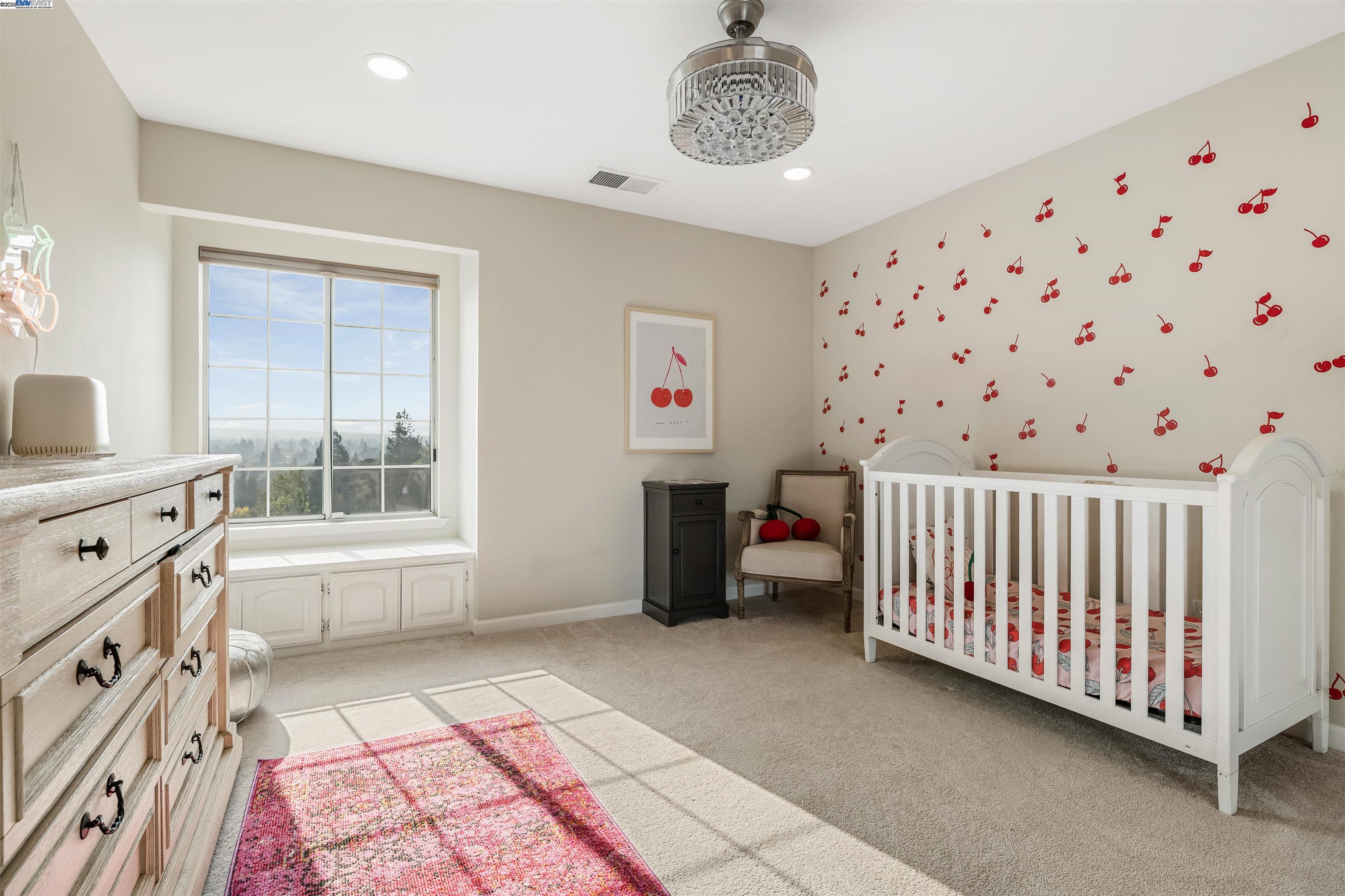 Detail Gallery Image 14 of 60 For 822 Navaronne Wy, Concord,  CA 94518-2173 - 6 Beds | 4 Baths