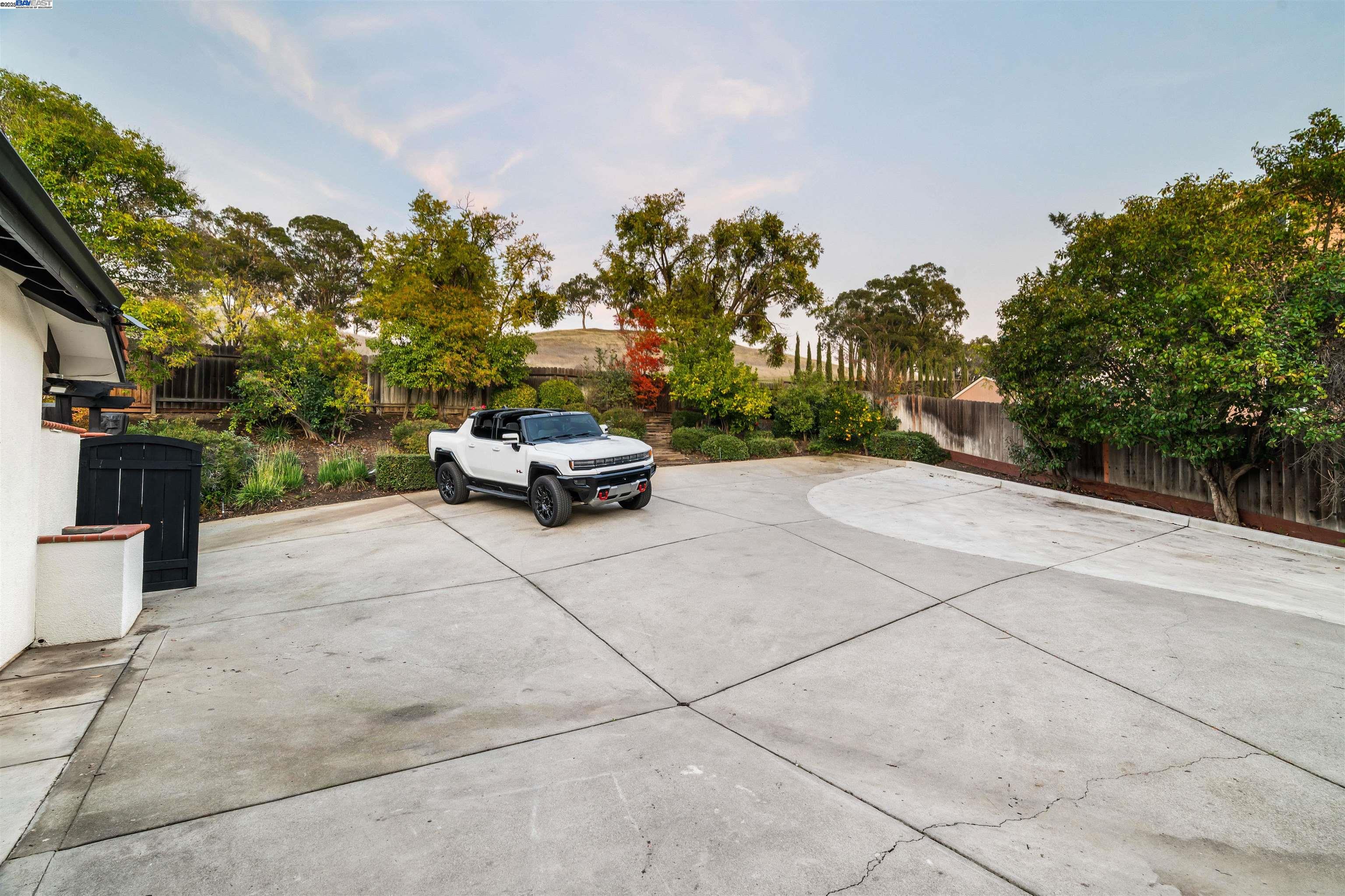 Detail Gallery Image 22 of 60 For 822 Navaronne Wy, Concord,  CA 94518-2173 - 6 Beds | 4 Baths