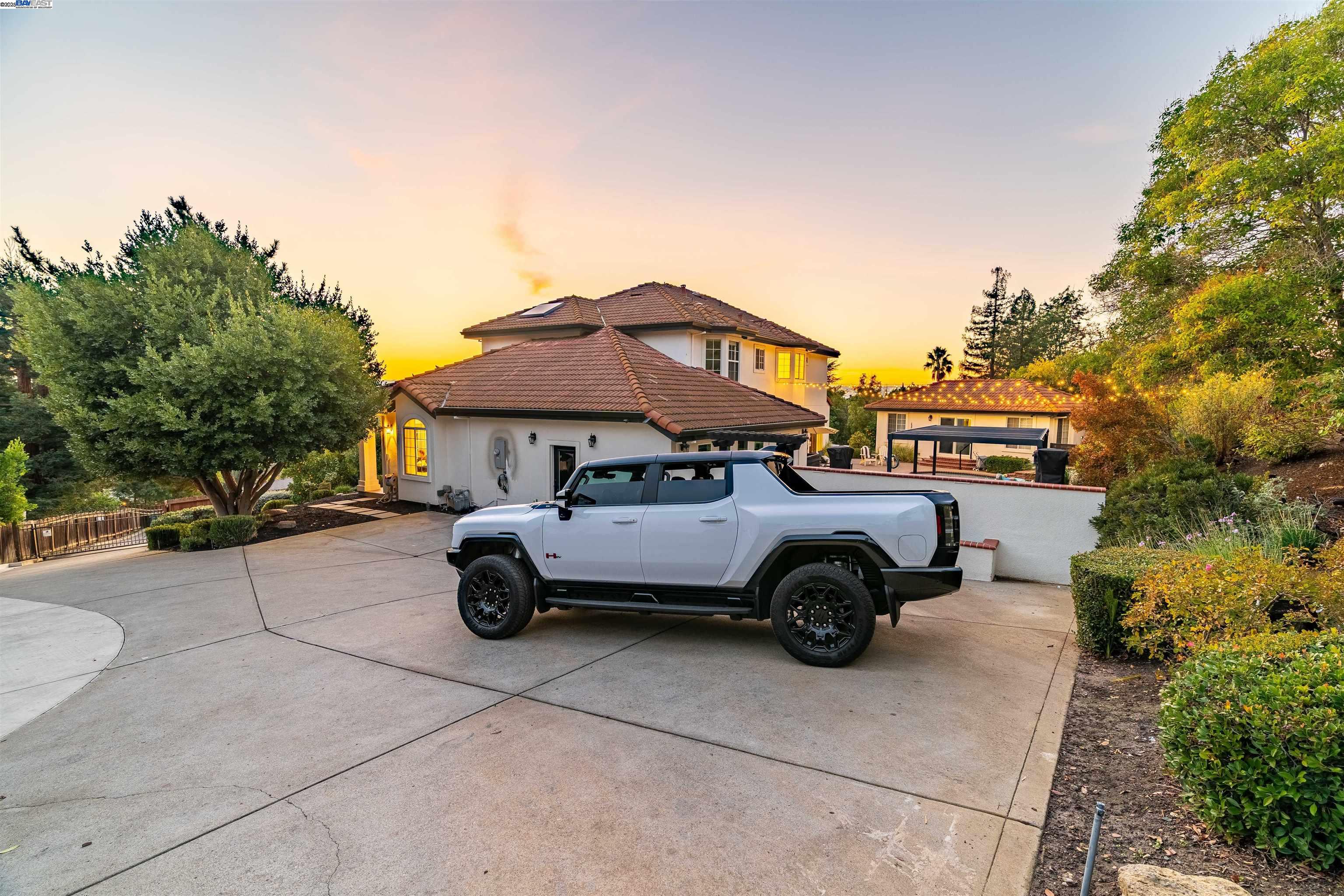 Detail Gallery Image 23 of 60 For 822 Navaronne Wy, Concord,  CA 94518-2173 - 6 Beds | 4 Baths