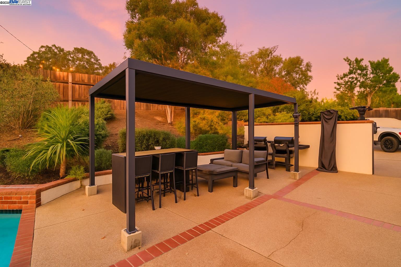 Detail Gallery Image 24 of 60 For 822 Navaronne Wy, Concord,  CA 94518-2173 - 6 Beds | 4 Baths