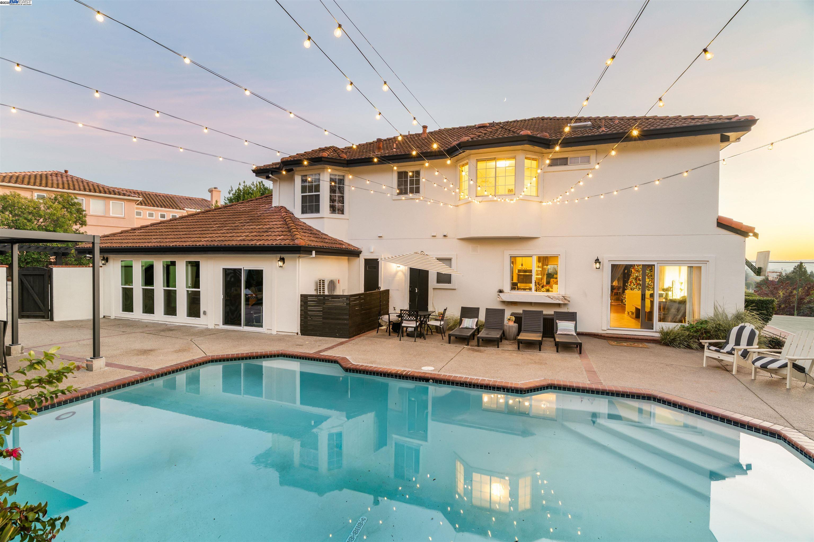 Detail Gallery Image 30 of 60 For 822 Navaronne Wy, Concord,  CA 94518-2173 - 6 Beds | 4 Baths