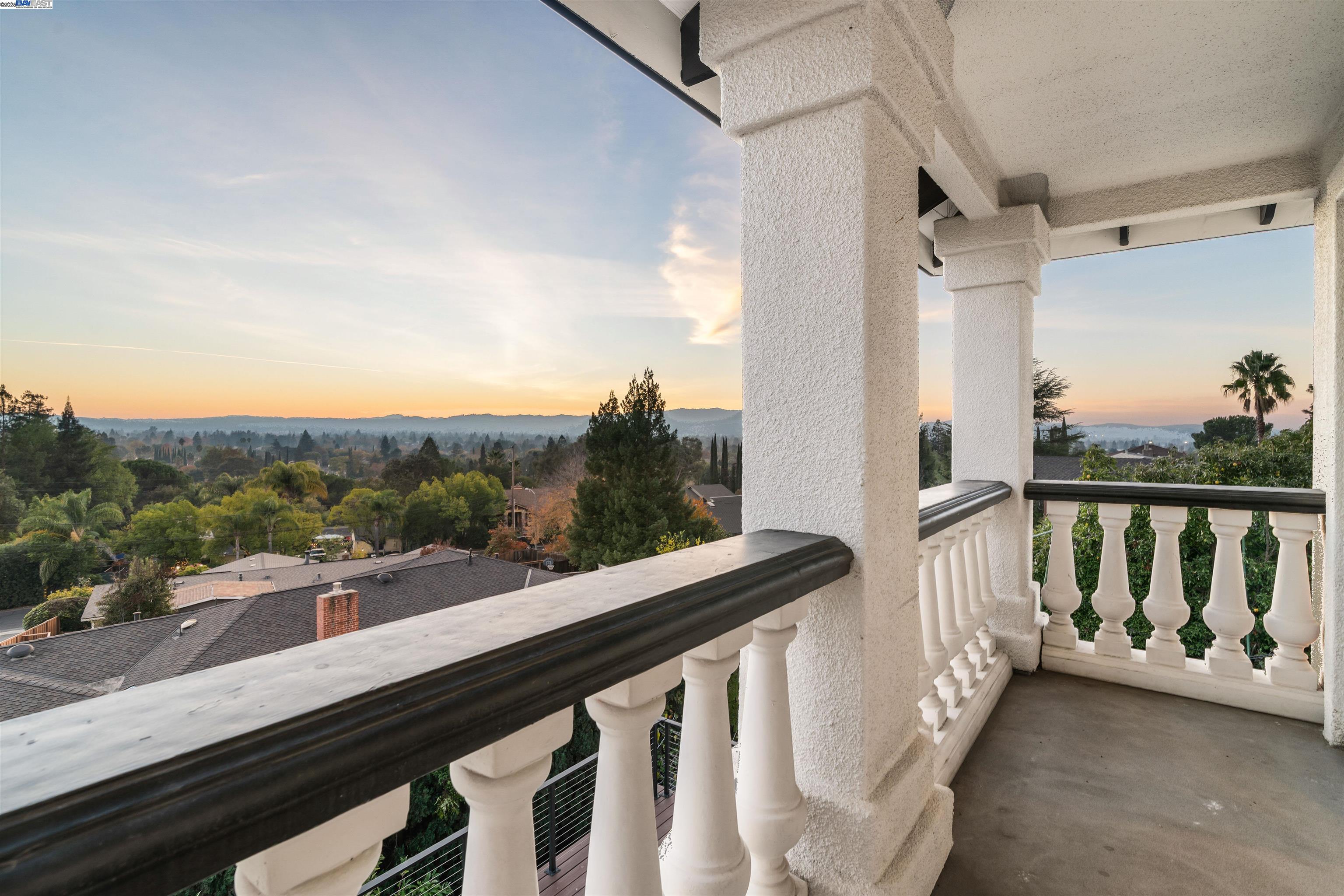 Detail Gallery Image 36 of 60 For 822 Navaronne Wy, Concord,  CA 94518-2173 - 6 Beds | 4 Baths