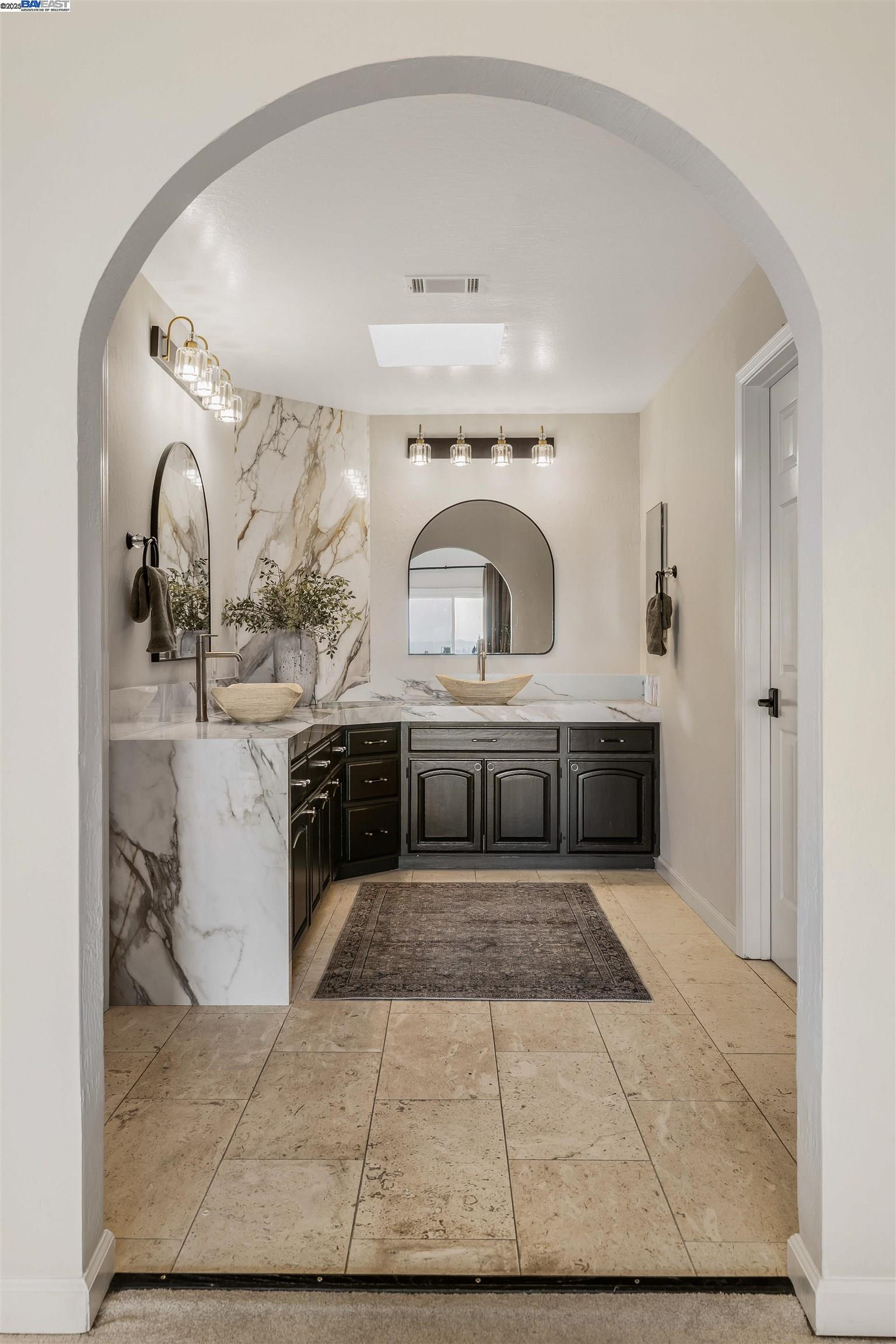 Detail Gallery Image 38 of 60 For 822 Navaronne Wy, Concord,  CA 94518-2173 - 6 Beds | 4 Baths