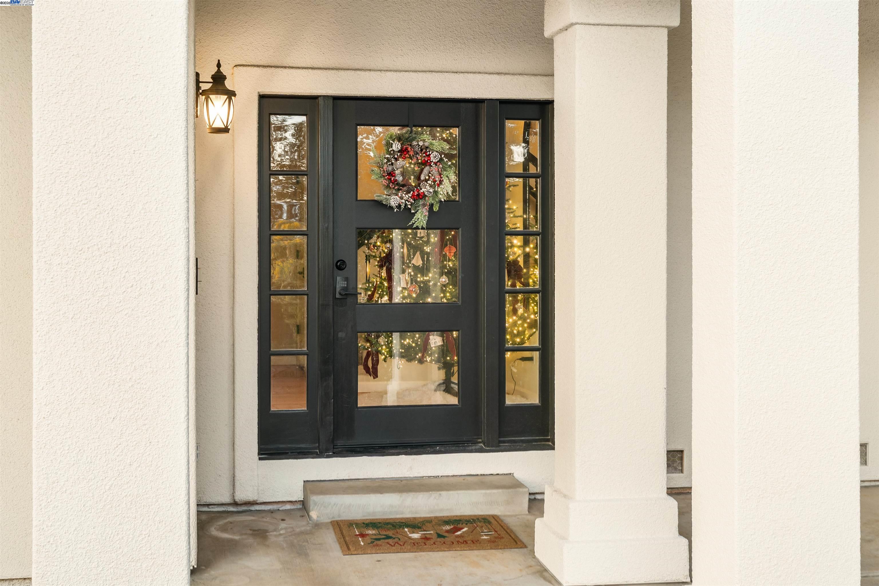 Detail Gallery Image 5 of 60 For 822 Navaronne Wy, Concord,  CA 94518-2173 - 6 Beds | 4 Baths