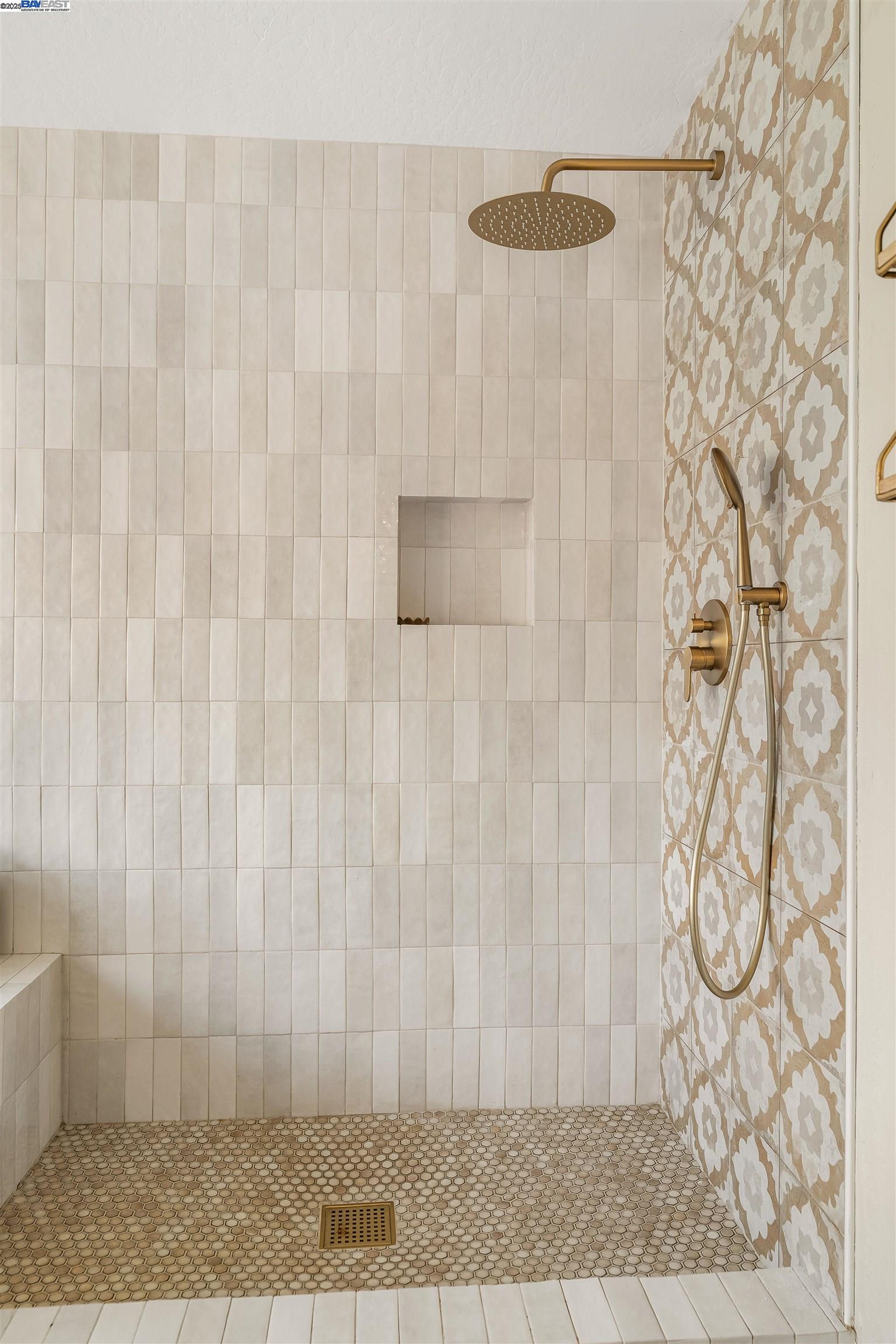 Detail Gallery Image 41 of 60 For 822 Navaronne Wy, Concord,  CA 94518-2173 - 6 Beds | 4 Baths