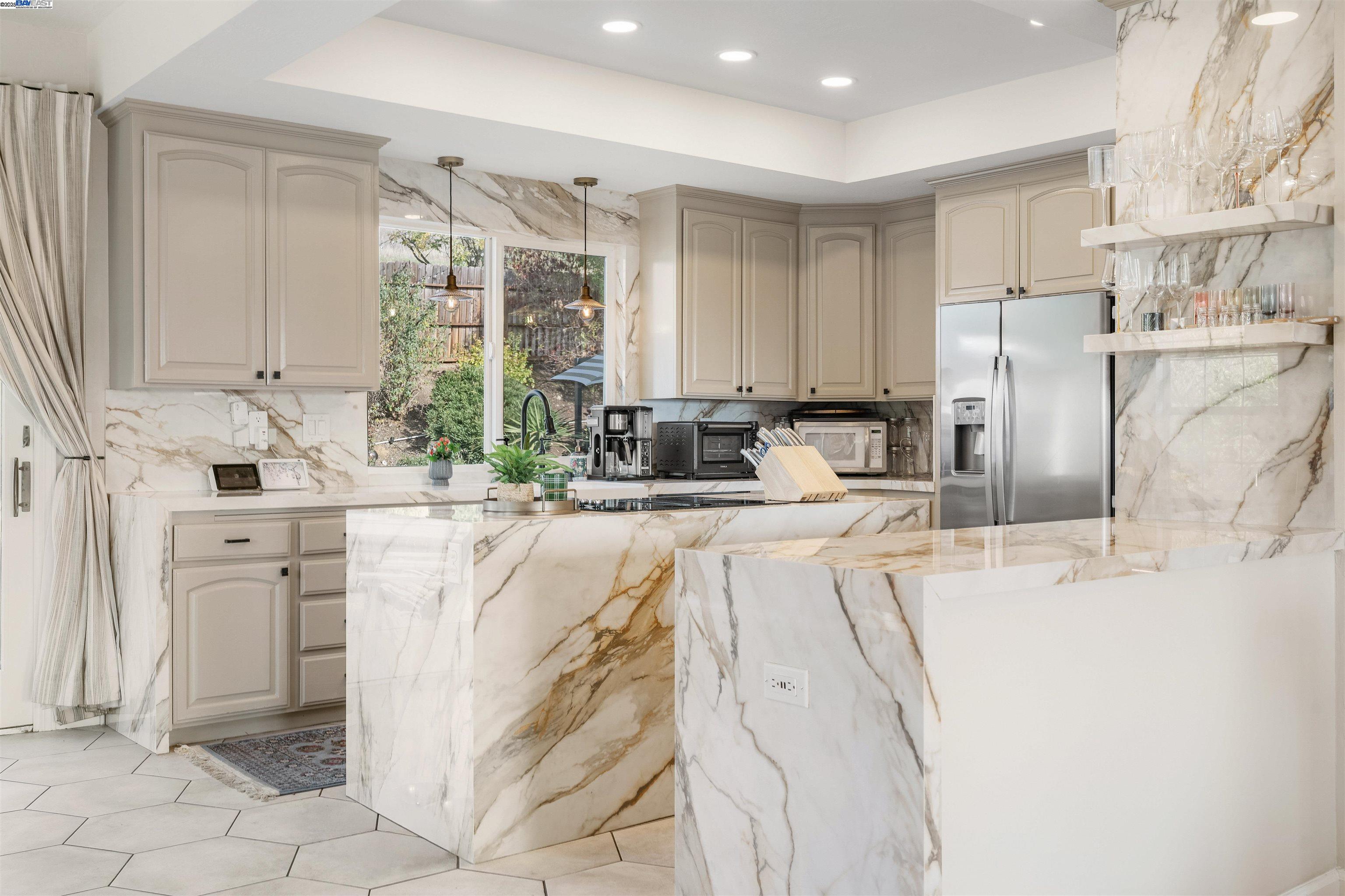 Detail Gallery Image 46 of 60 For 822 Navaronne Wy, Concord,  CA 94518-2173 - 6 Beds | 4 Baths