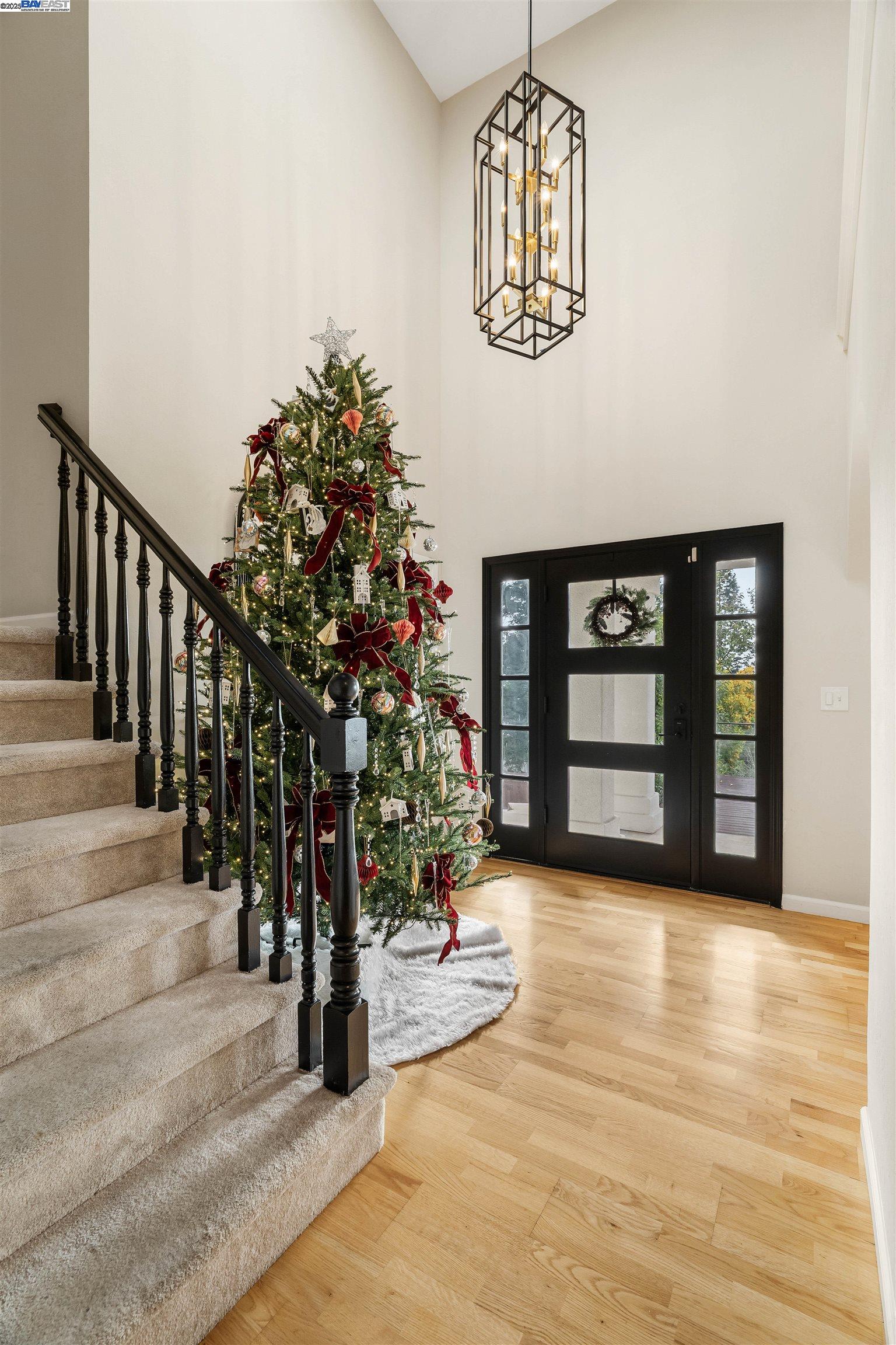 Detail Gallery Image 6 of 60 For 822 Navaronne Wy, Concord,  CA 94518-2173 - 6 Beds | 4 Baths