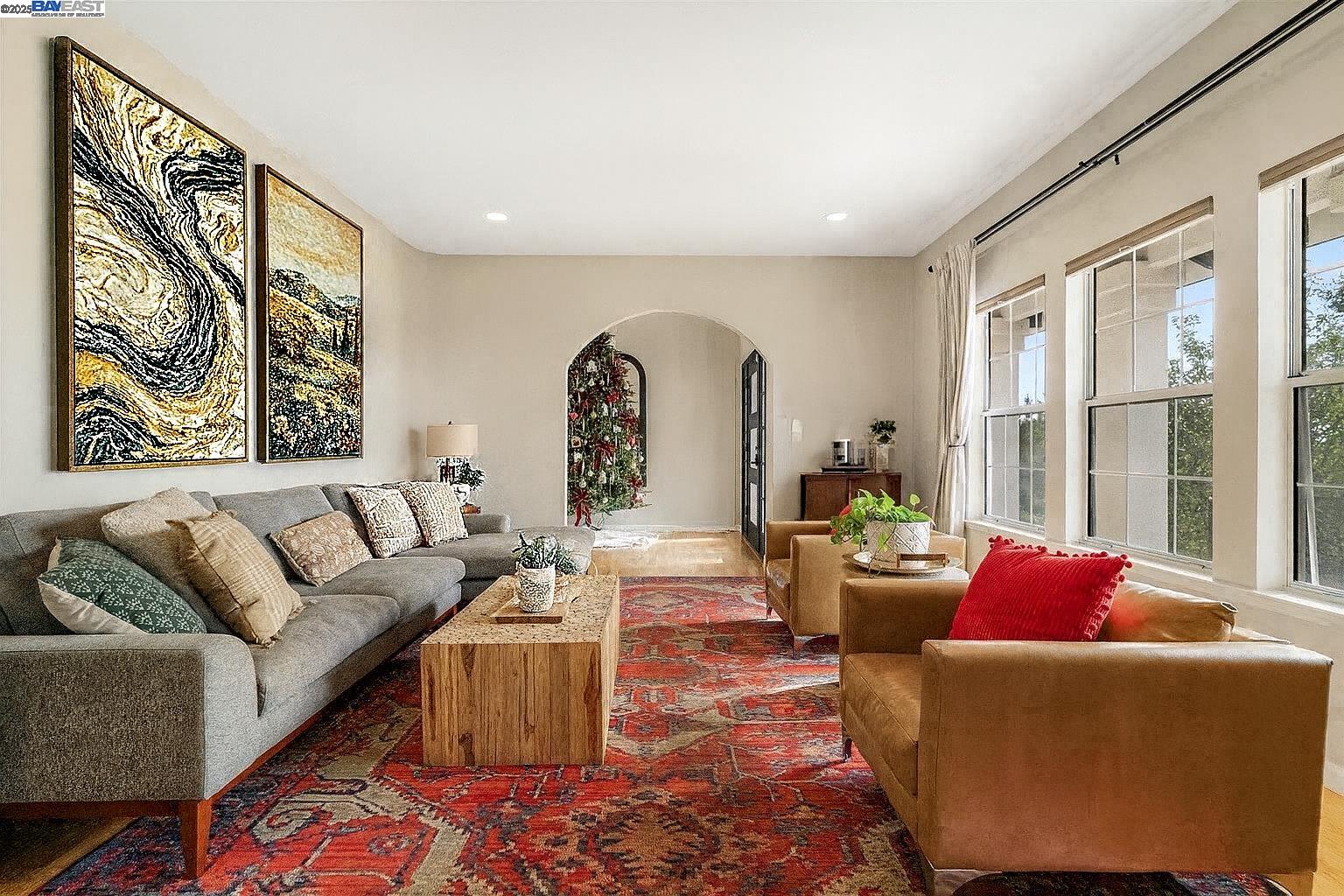 Detail Gallery Image 8 of 60 For 822 Navaronne Wy, Concord,  CA 94518-2173 - 6 Beds | 4 Baths