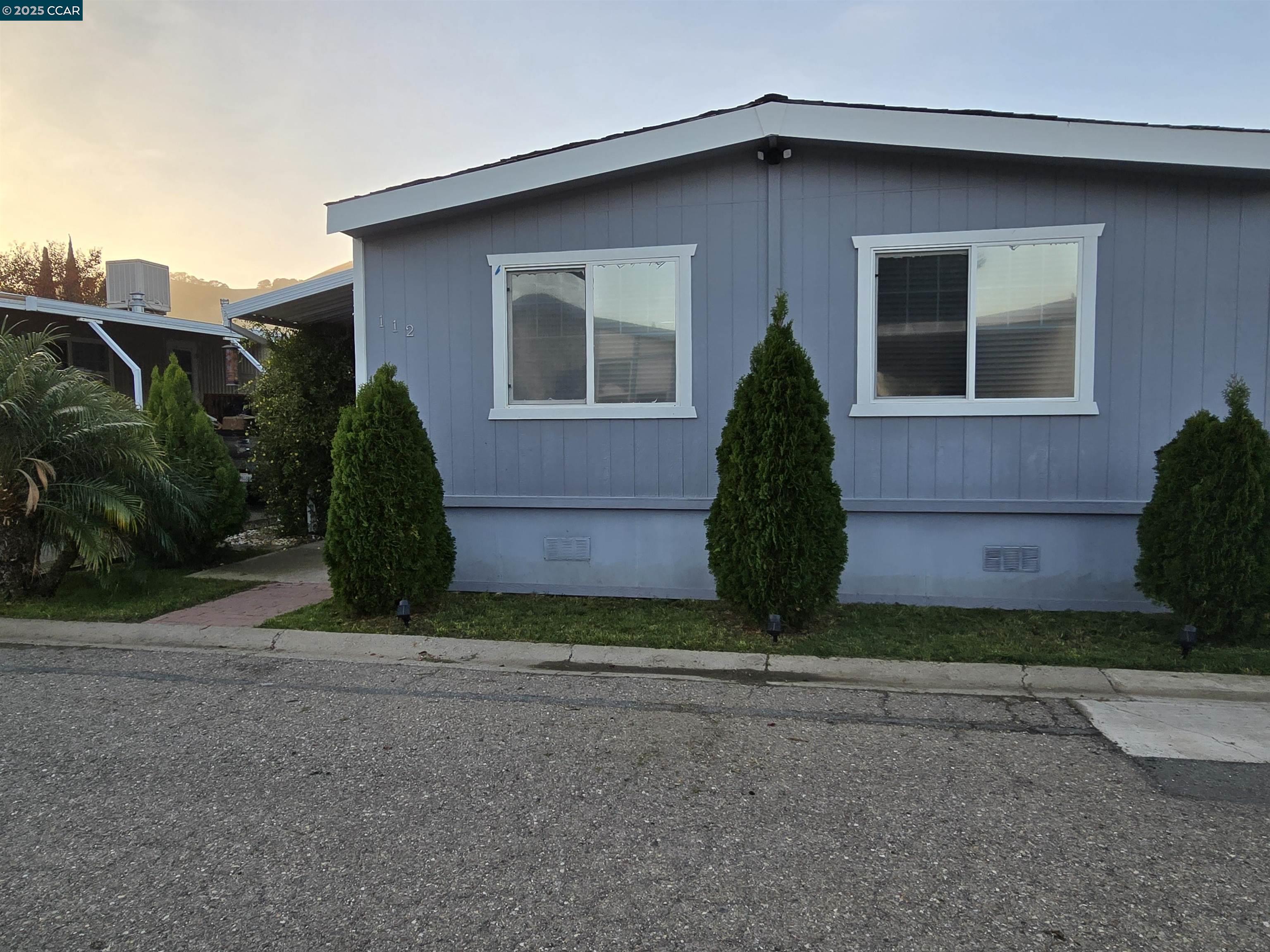 Front Image Thumbnail for CC41118221