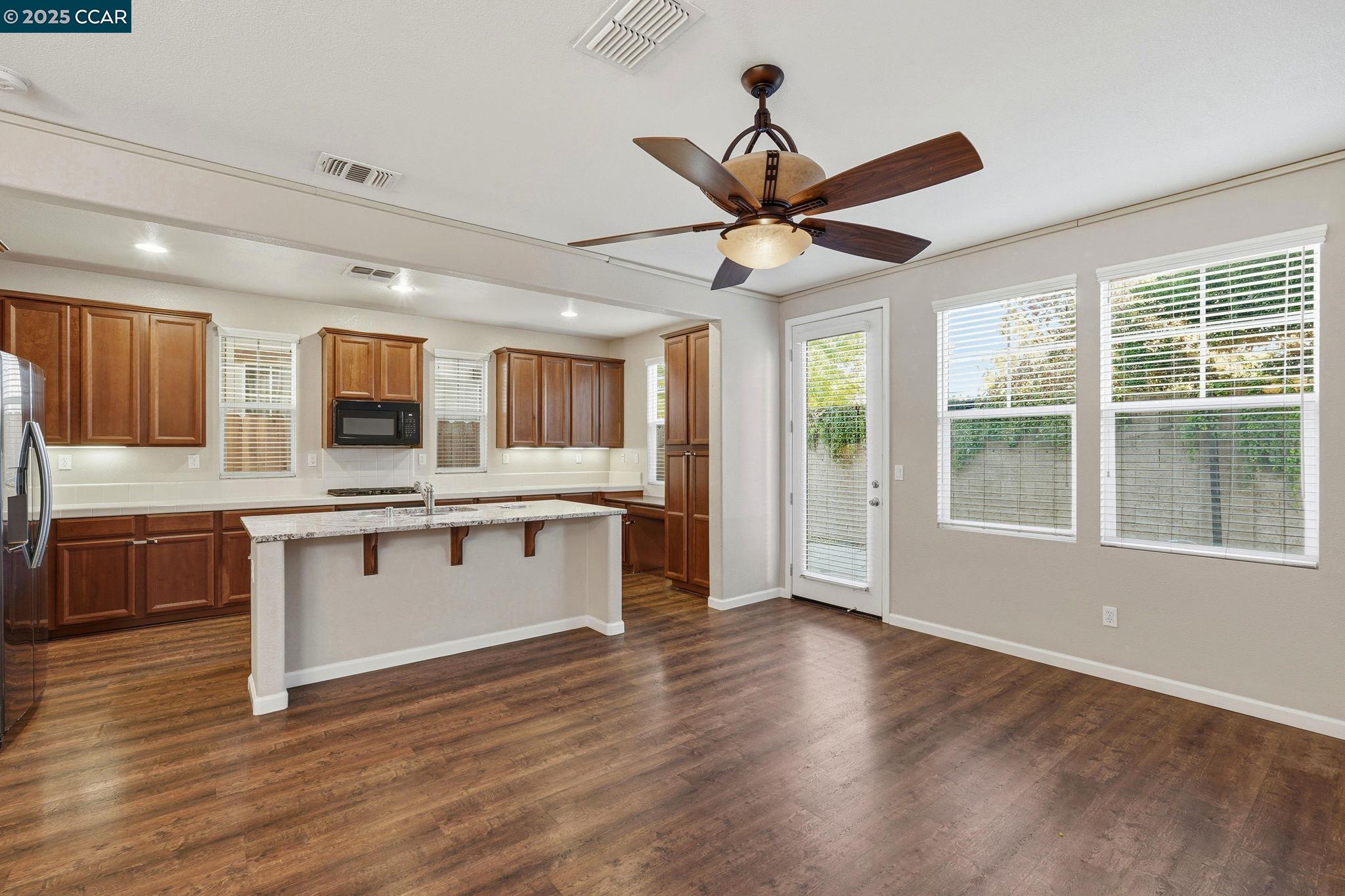 Detail Gallery Image 15 of 38 For 3893 Purple Finch Ln, Modesto,  CA 95355 - 3 Beds | 2/1 Baths
