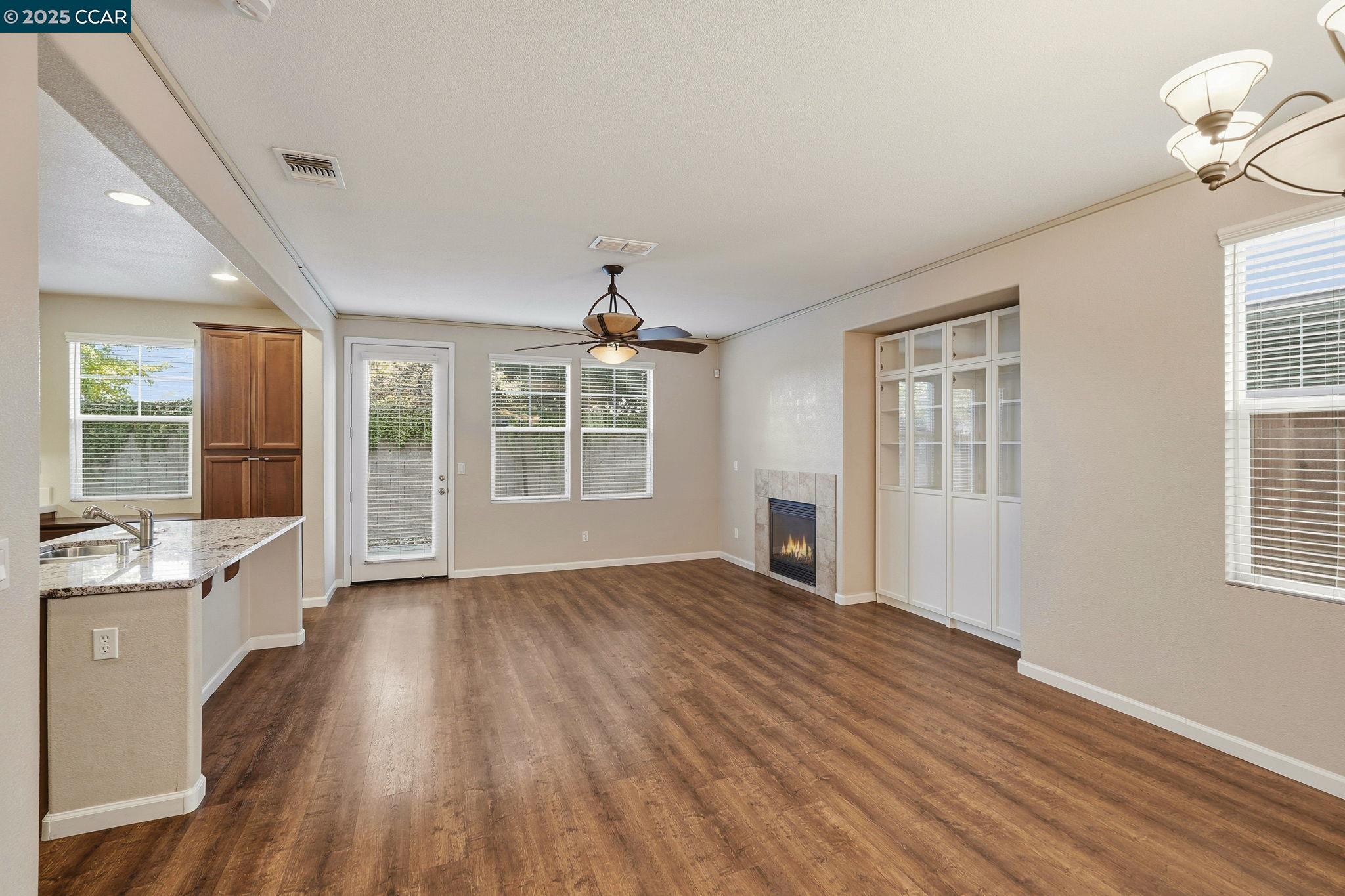 Detail Gallery Image 7 of 38 For 3893 Purple Finch Ln, Modesto,  CA 95355 - 3 Beds | 2/1 Baths