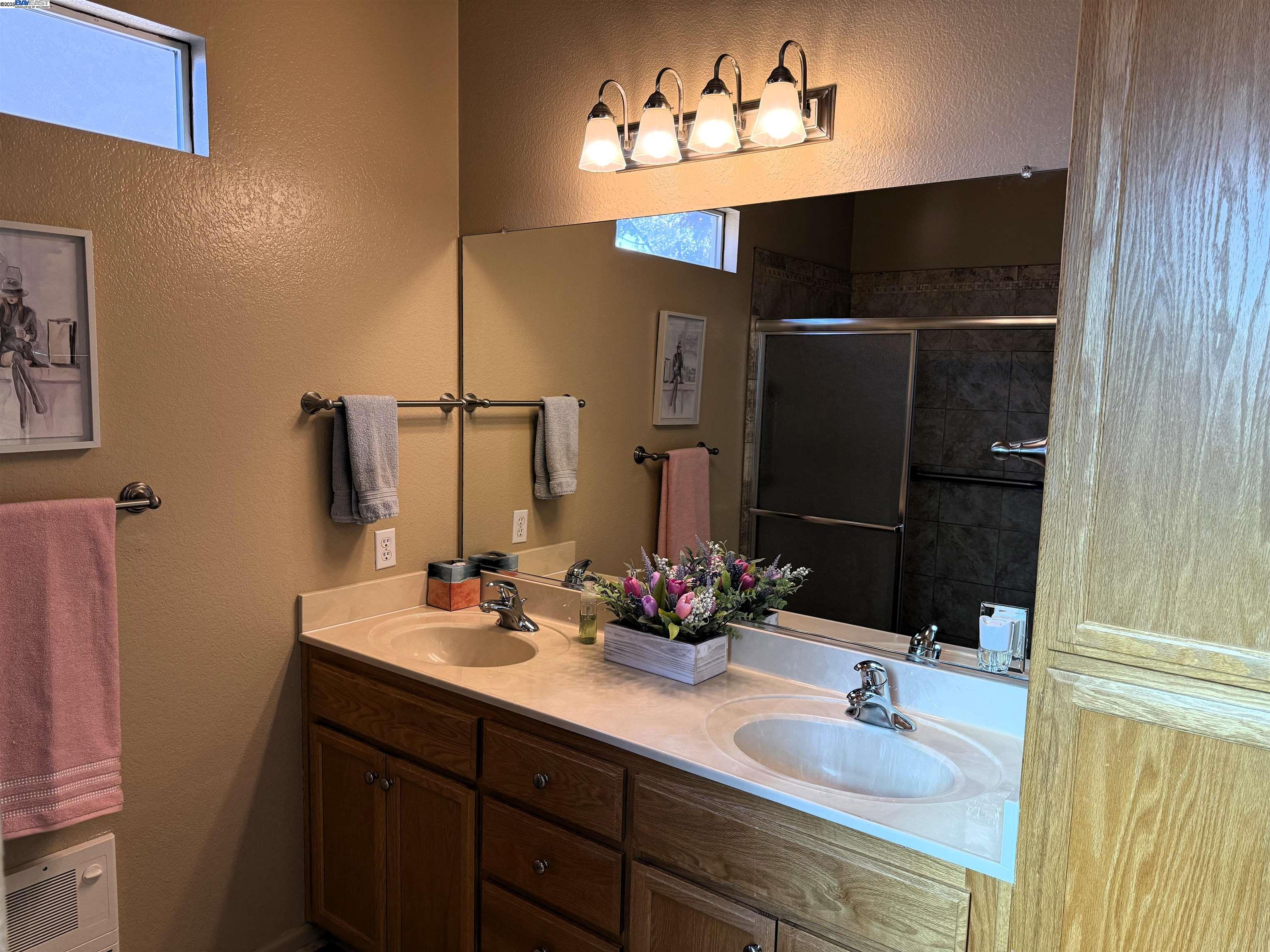 Detail Gallery Image 14 of 20 For 1349 Table Mountain Dr, Oakdale,  CA 95361 - 2 Beds | 2 Baths