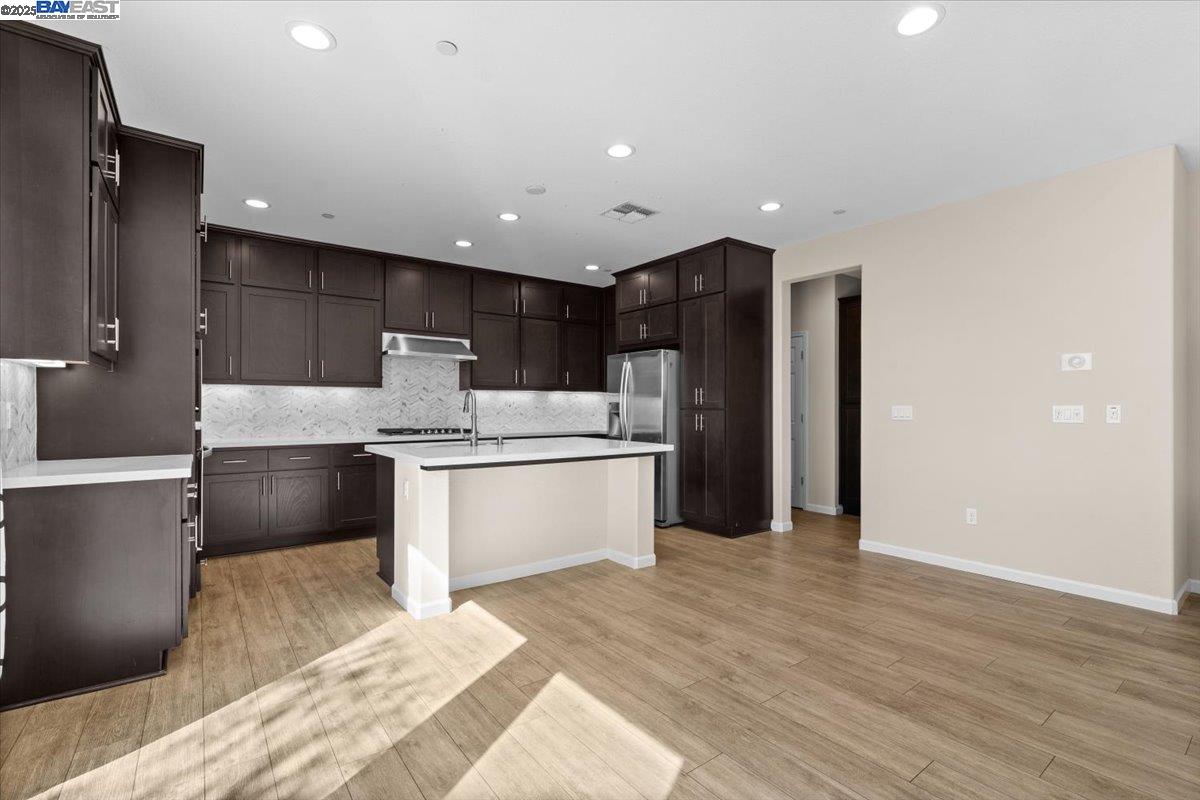 Detail Gallery Image 11 of 45 For 4384 Lennox Ln, Tracy,  CA 95377 - 3 Beds | 2/1 Baths