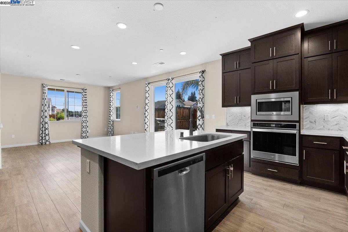 Detail Gallery Image 13 of 45 For 4384 Lennox Ln, Tracy,  CA 95377 - 3 Beds | 2/1 Baths