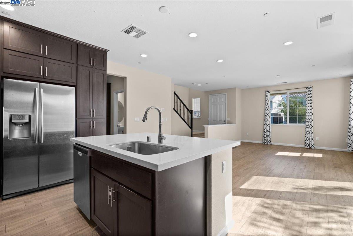 Detail Gallery Image 14 of 45 For 4384 Lennox Ln, Tracy,  CA 95377 - 3 Beds | 2/1 Baths