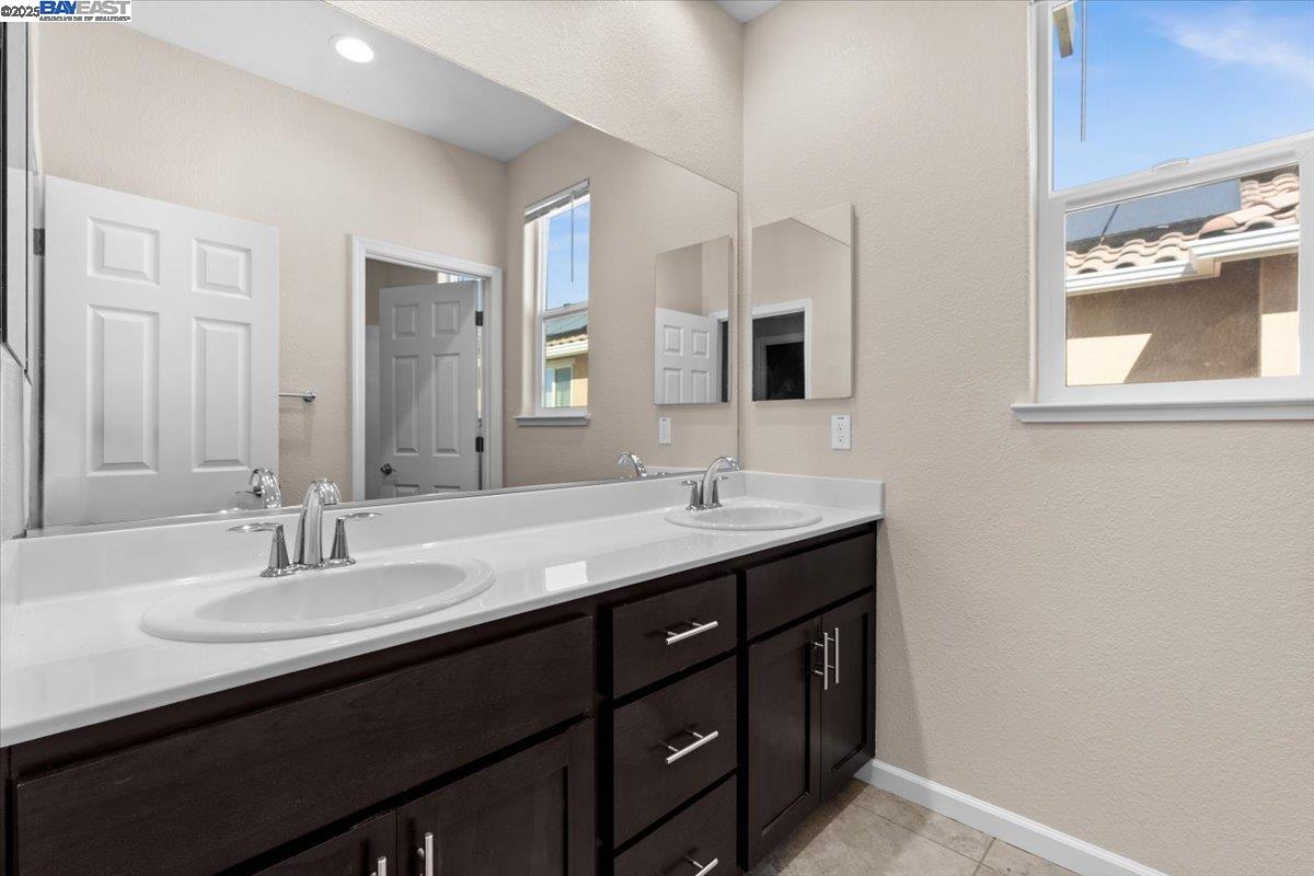 Detail Gallery Image 22 of 45 For 4384 Lennox Ln, Tracy,  CA 95377 - 3 Beds | 2/1 Baths