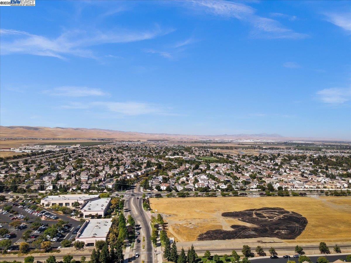 Detail Gallery Image 45 of 45 For 4384 Lennox Ln, Tracy,  CA 95377 - 3 Beds | 2/1 Baths