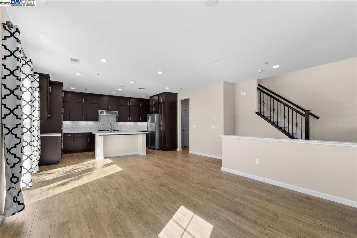 Detail Gallery Image 10 of 45 For 4384 Lennox Ln, Tracy,  CA 95377 - 3 Beds | 2/1 Baths