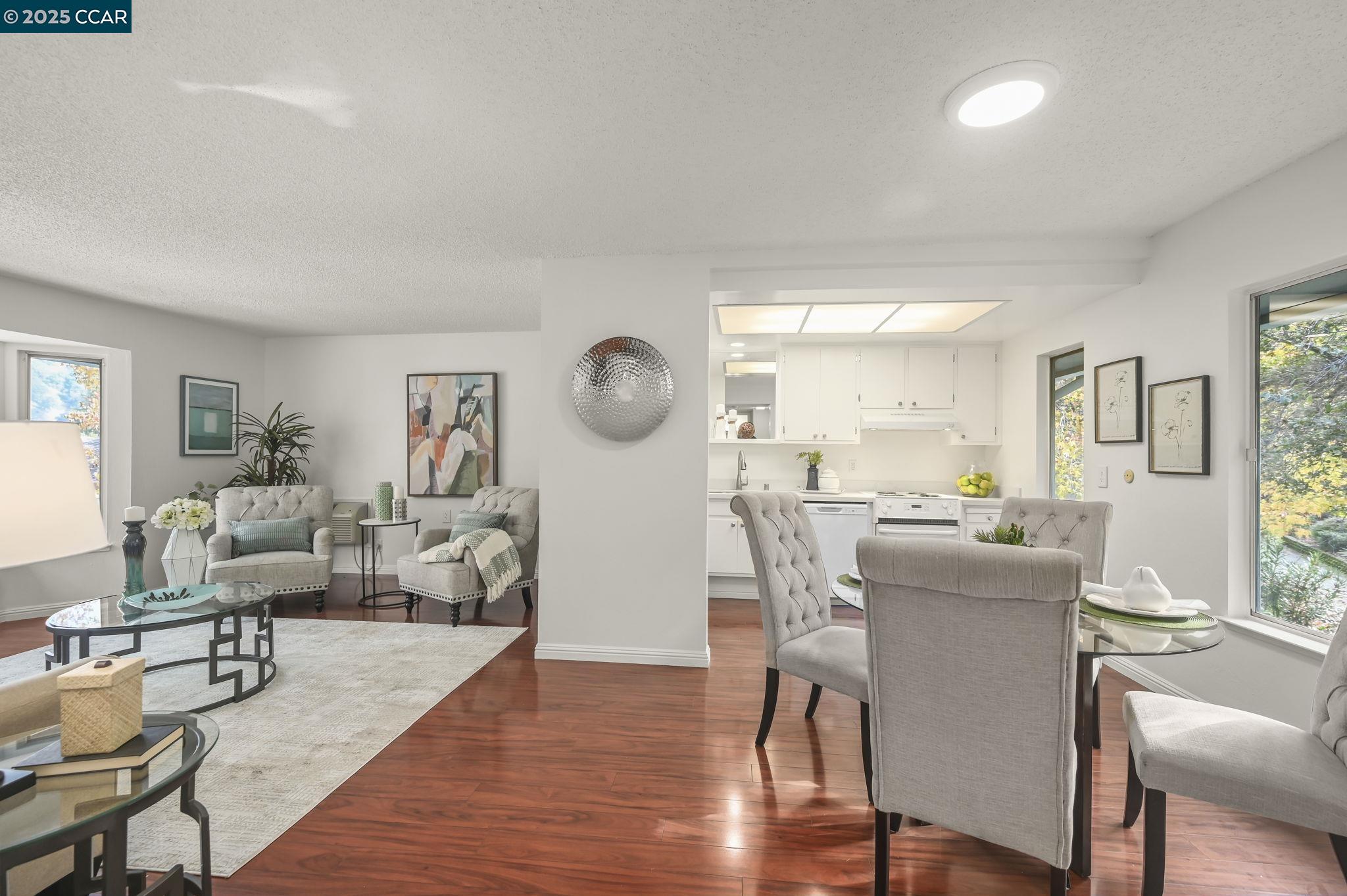 Photo #5: 41118233 Listing: Photo #5