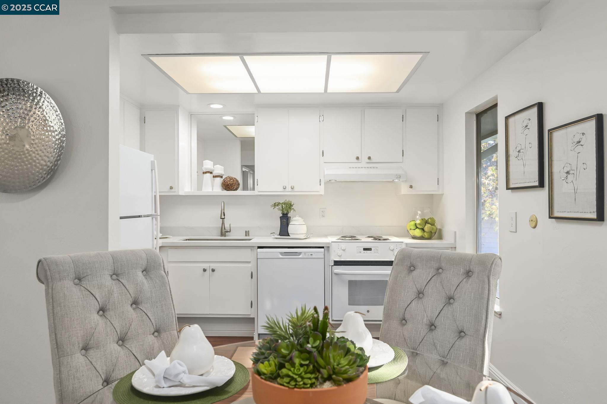 Photo #8: 41118233 Listing: Photo #8