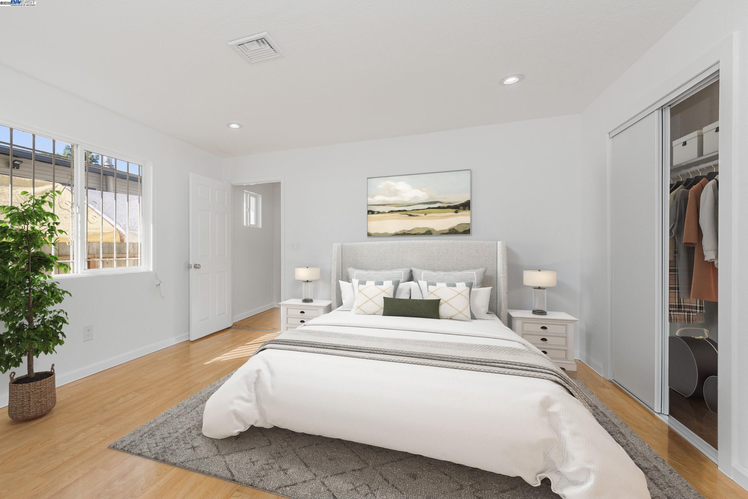 Detail Gallery Image 14 of 32 For 1127 60th Ave, Oakland,  CA 94621 - 4 Beds | 2 Baths