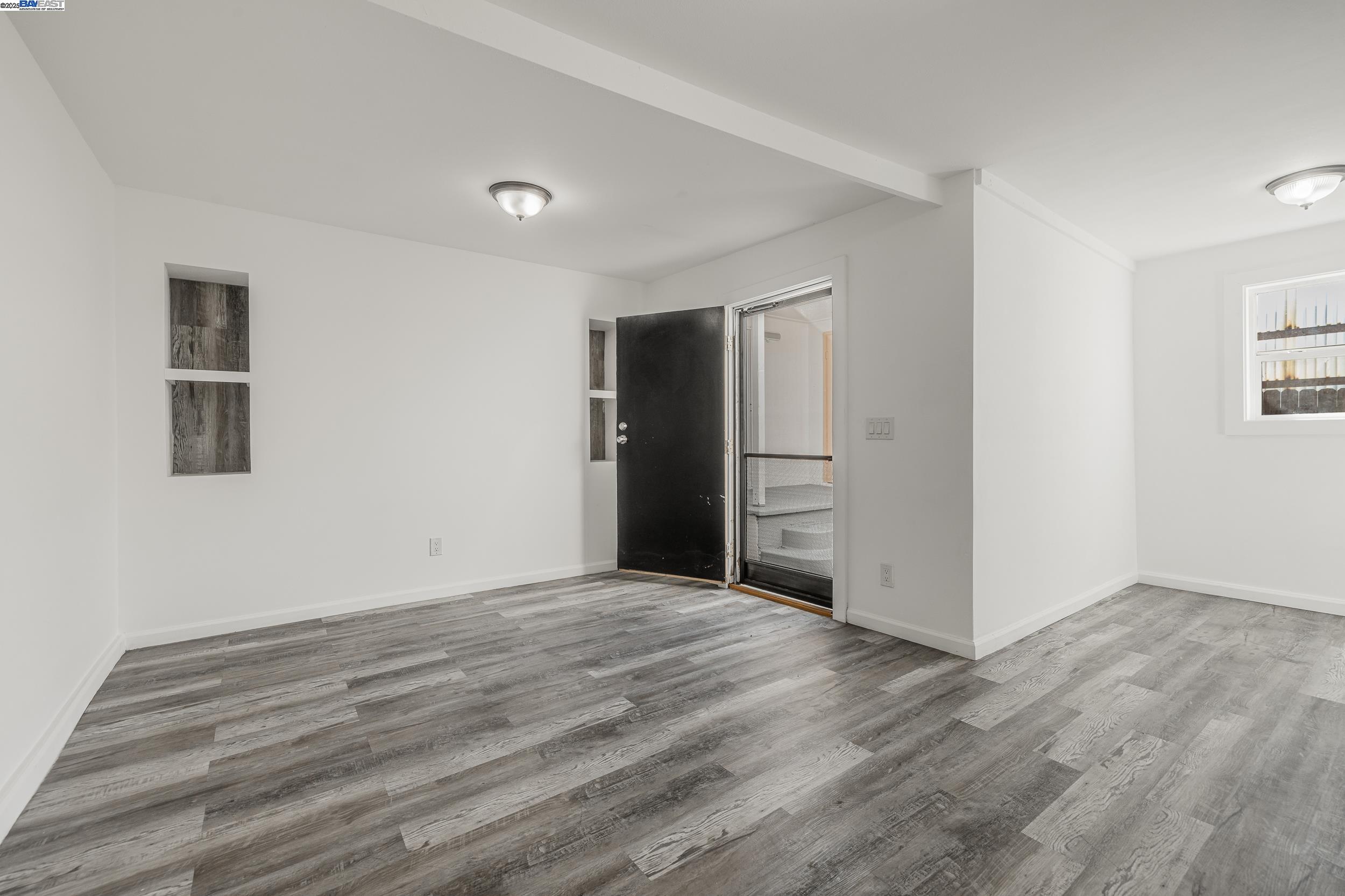 Detail Gallery Image 31 of 32 For 1127 60th Ave, Oakland,  CA 94621 - 4 Beds | 2 Baths