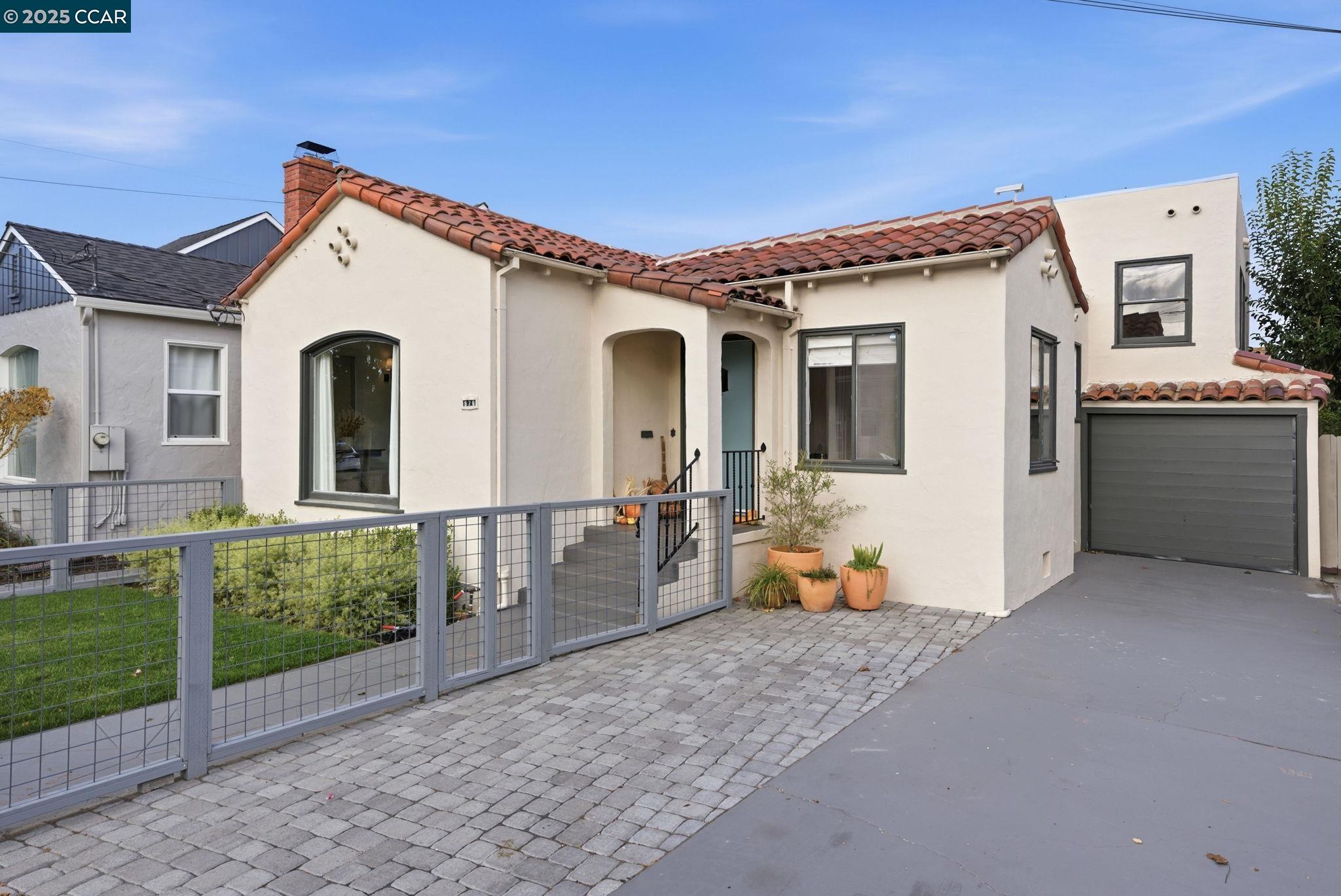 Front Image Thumbnail for CC41118235