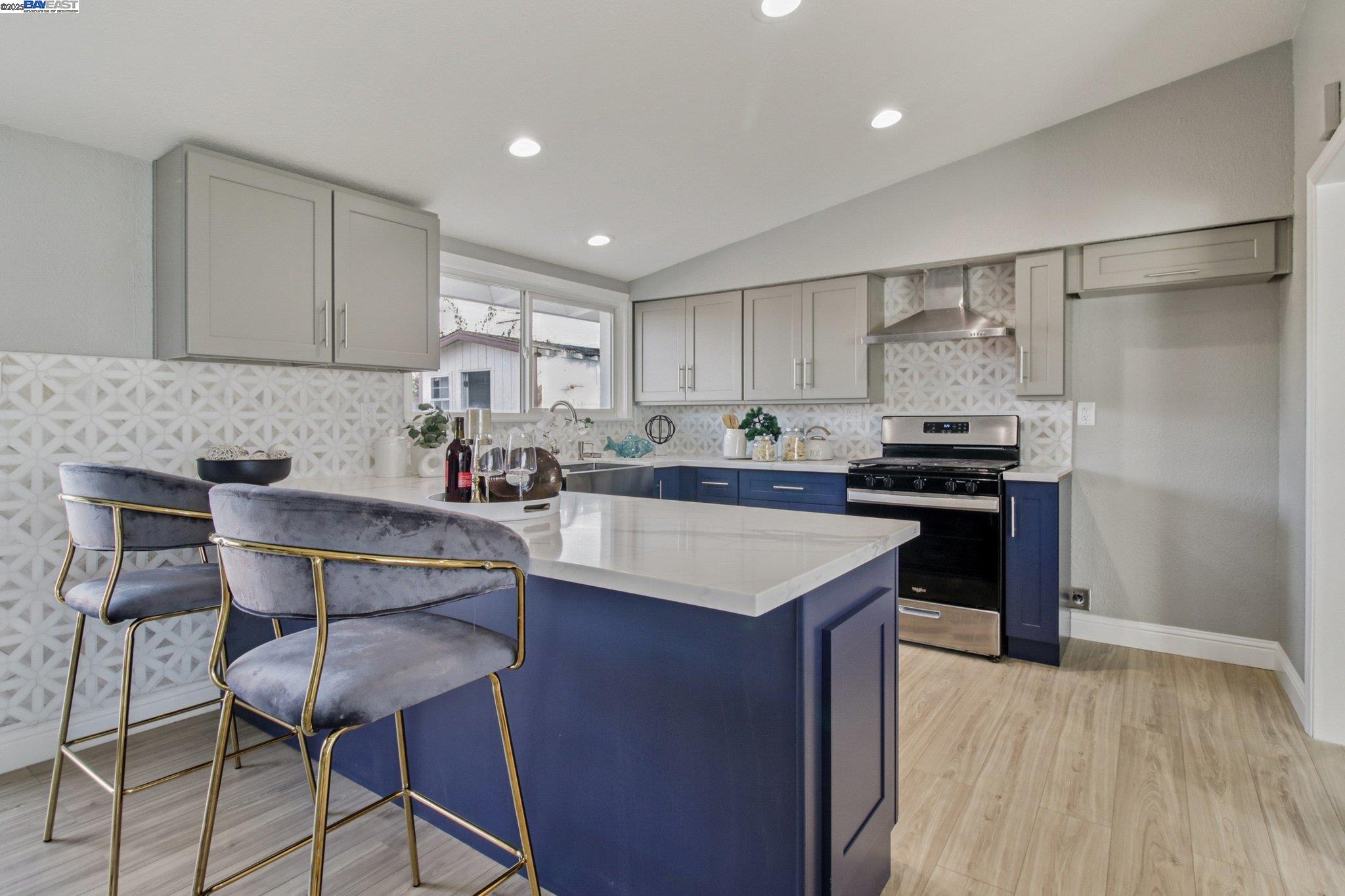 Detail Gallery Image 17 of 46 For 27480 Calaroga Ave, Hayward,  CA 94545 - 3 Beds | 2 Baths