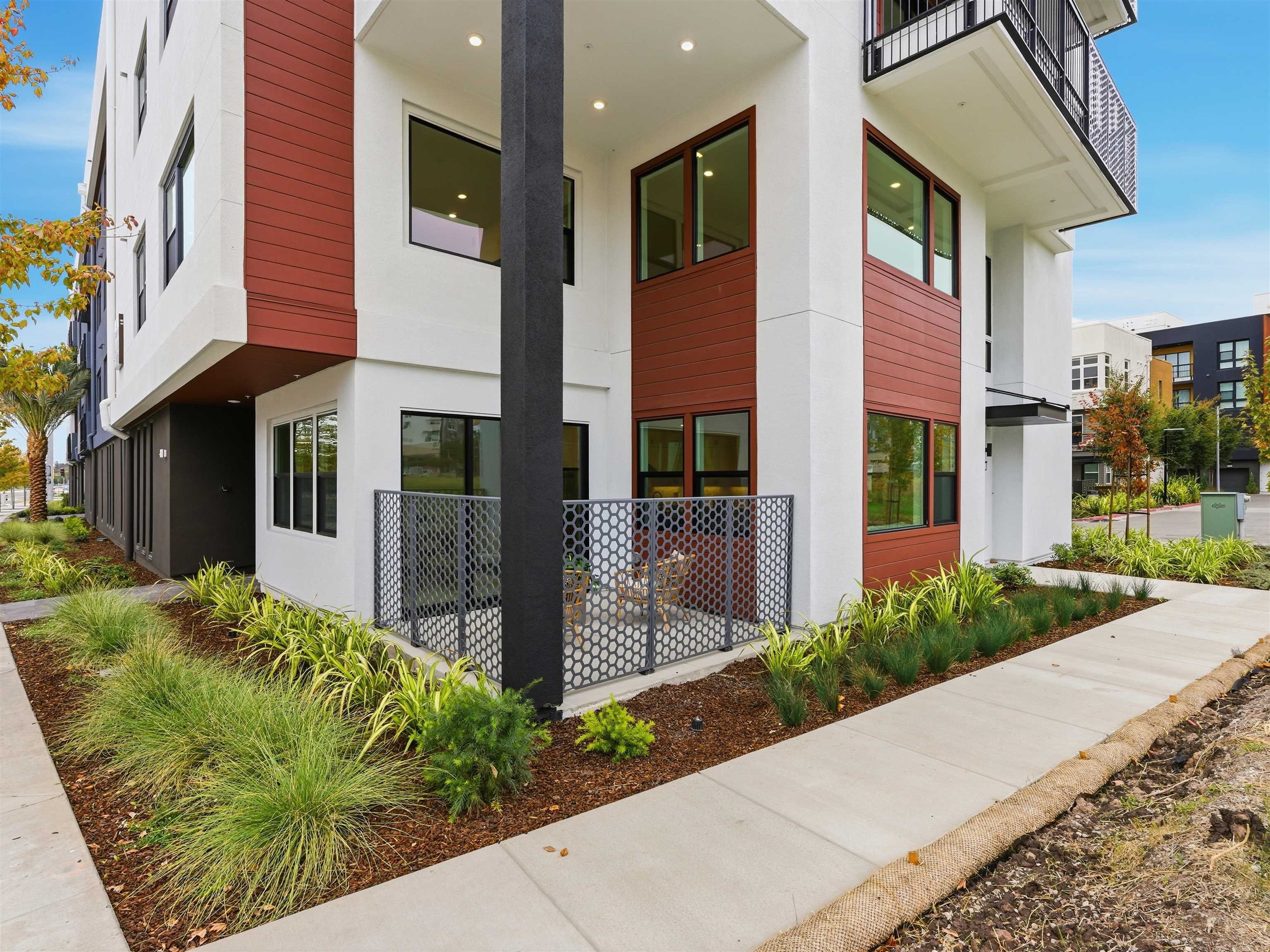 Detail Gallery Image 10 of 39 For 44862 S Grimmer Blvd #105,  Fremont,  CA 94538 - 3 Beds | 2/2 Baths