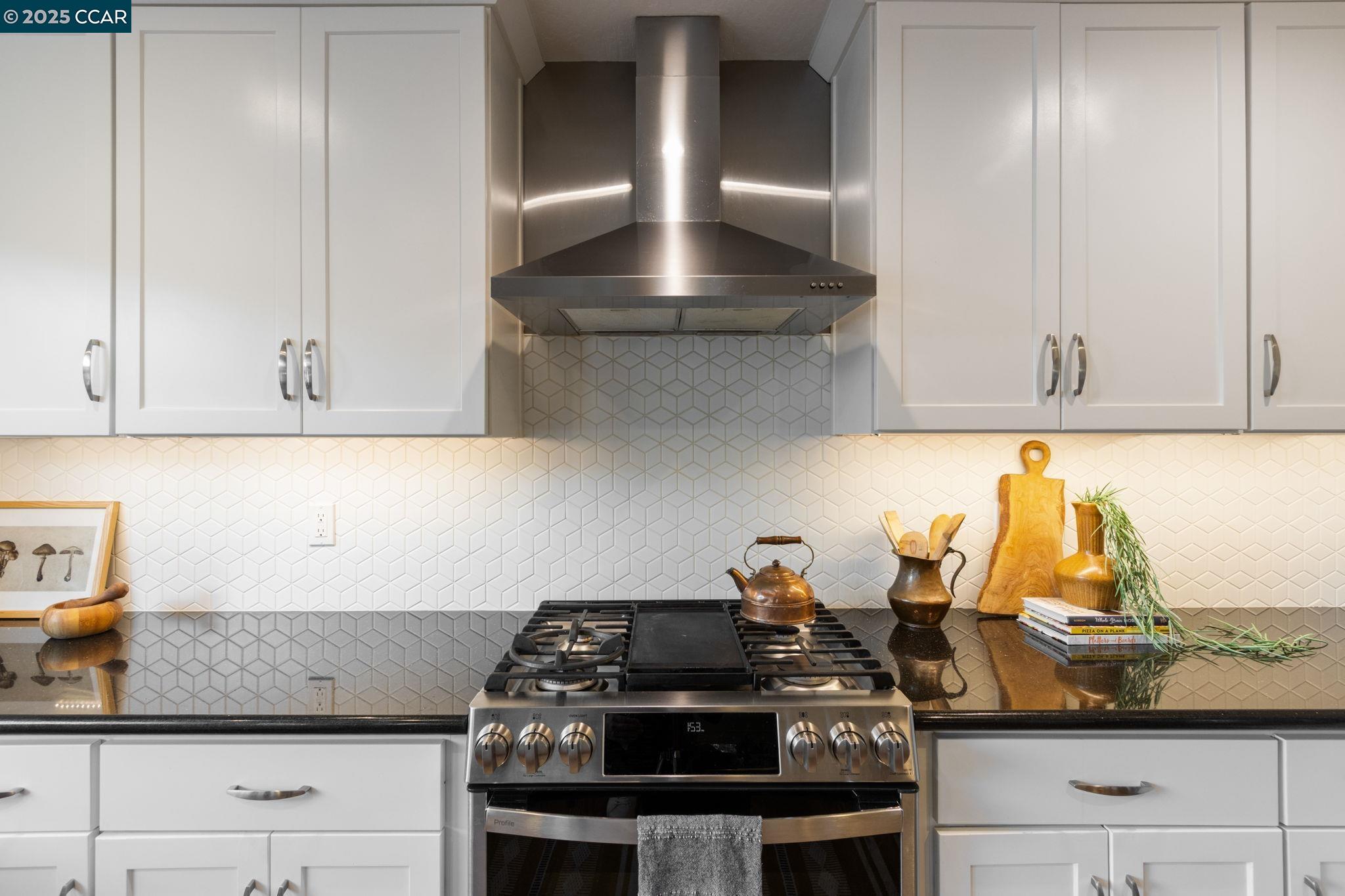 Detail Gallery Image 16 of 41 For 4239 Gregory St, Oakland,  CA 94619 - 3 Beds | 2 Baths