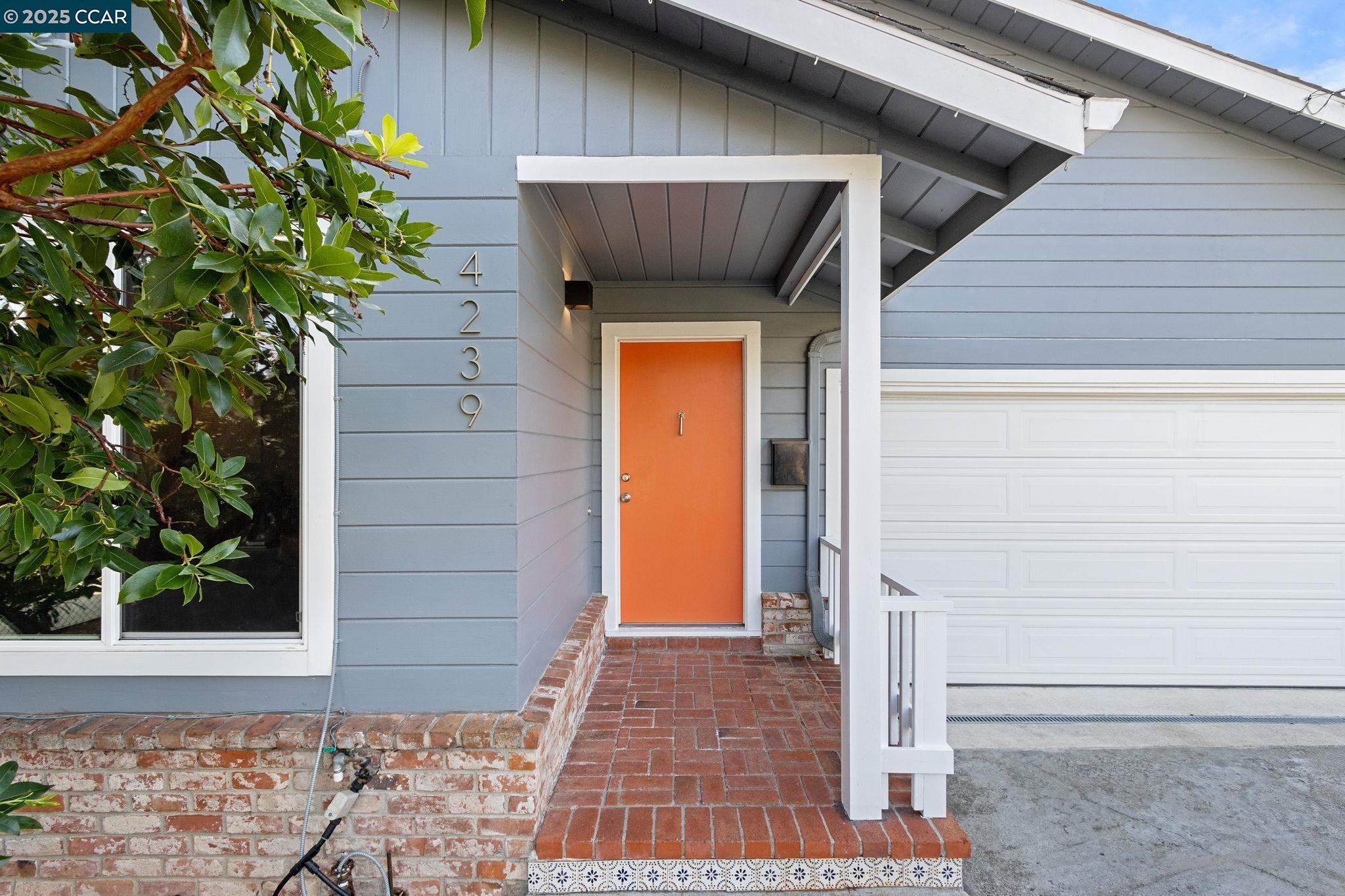 Detail Gallery Image 3 of 41 For 4239 Gregory St, Oakland,  CA 94619 - 3 Beds | 2 Baths