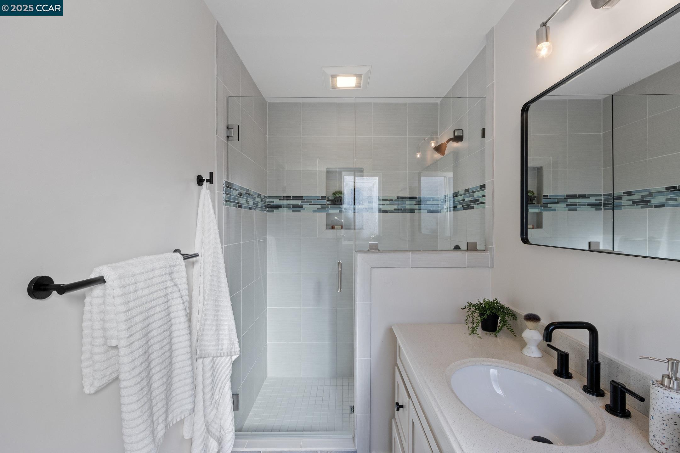 Detail Gallery Image 26 of 41 For 4239 Gregory St, Oakland,  CA 94619 - 3 Beds | 2 Baths