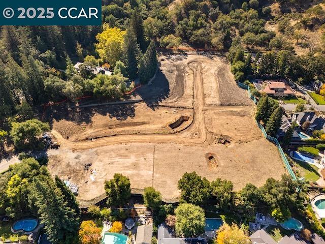 Detail Gallery Image 16 of 20 For 80 Dot Drive, Alamo,  CA 94507 - 5 Beds | 4/1 Baths