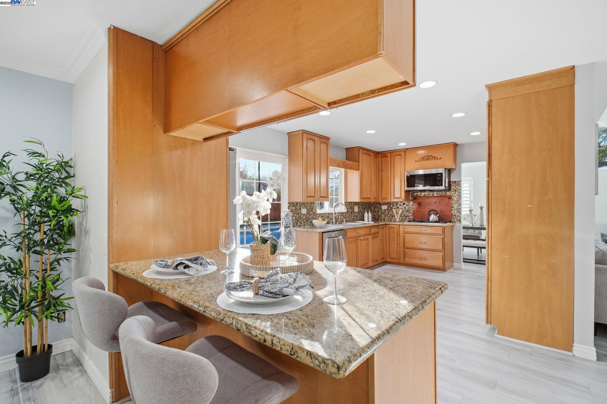 Detail Gallery Image 12 of 41 For 36357 Spruce St., Newark,  CA 94560 - 5 Beds | 3/1 Baths