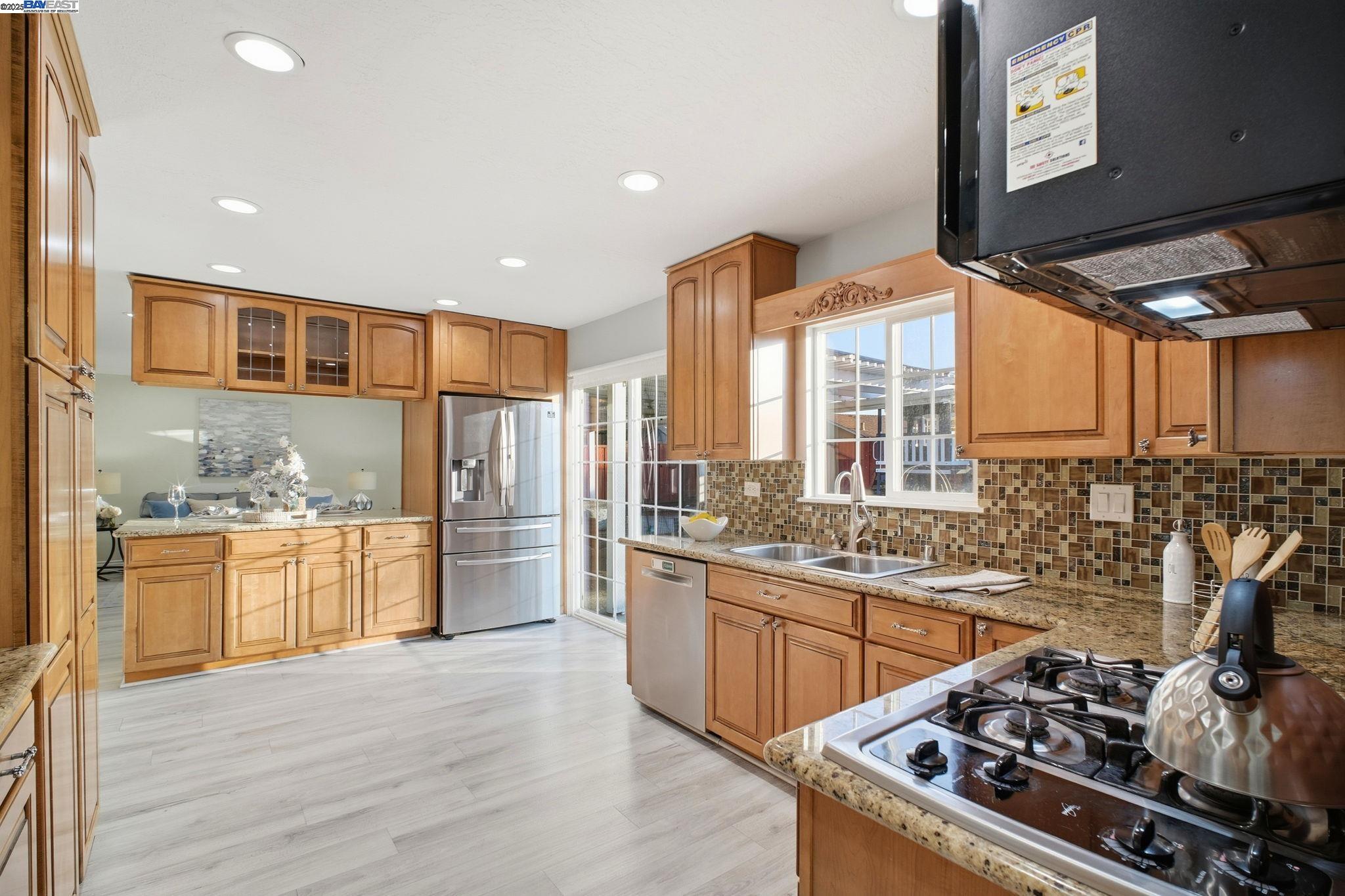 Detail Gallery Image 13 of 41 For 36357 Spruce St., Newark,  CA 94560 - 5 Beds | 3/1 Baths