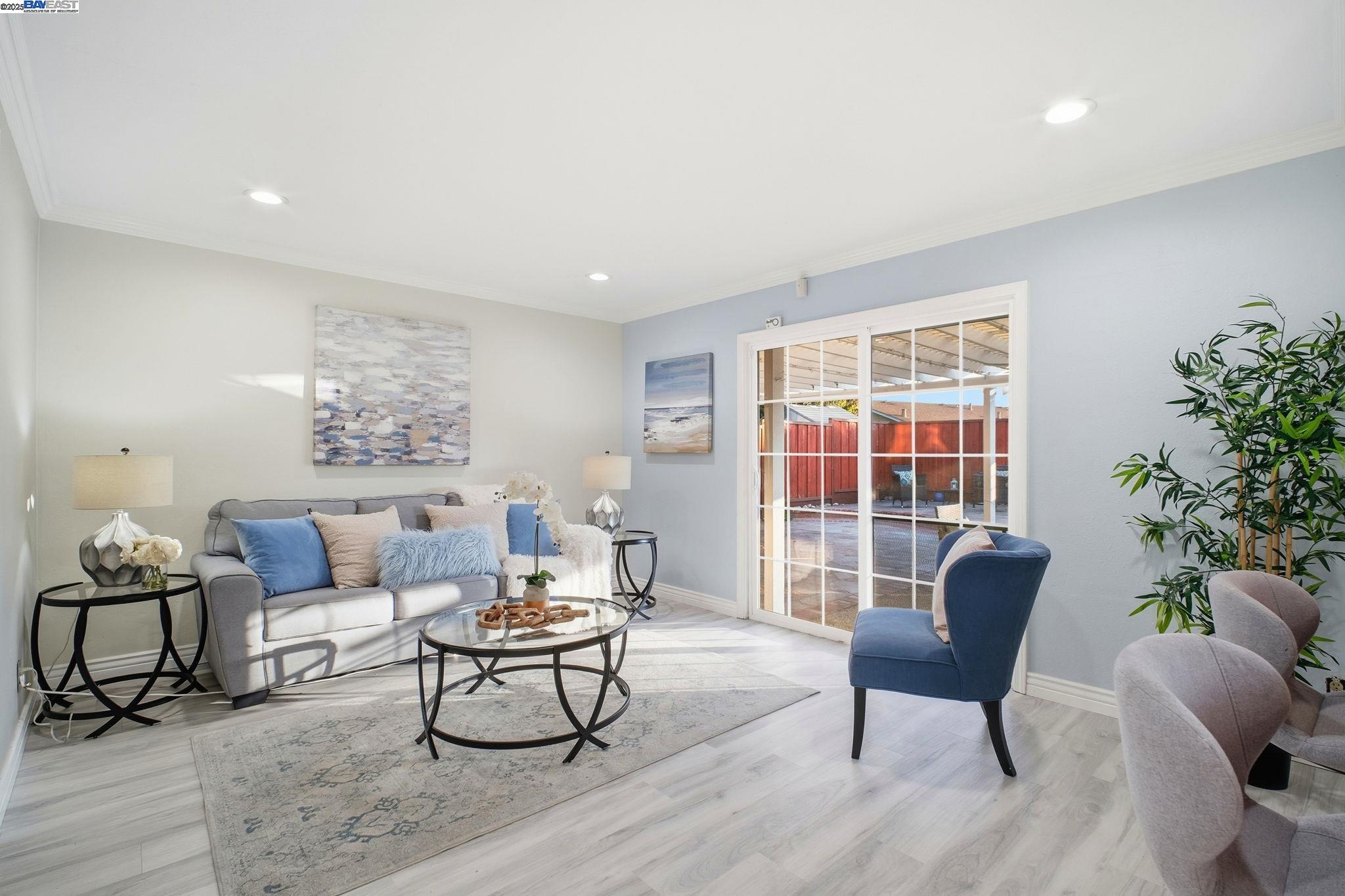 Detail Gallery Image 10 of 41 For 36357 Spruce St., Newark,  CA 94560 - 5 Beds | 3/1 Baths