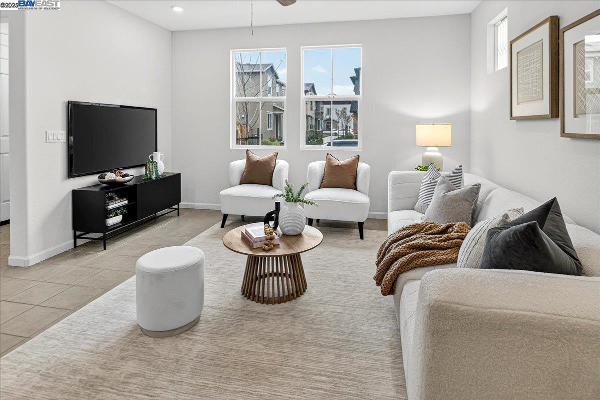 Detail Gallery Image 22 of 56 For 2092 Cottonwood St., Pittsburg,  CA 94565 - 4 Beds | 3 Baths