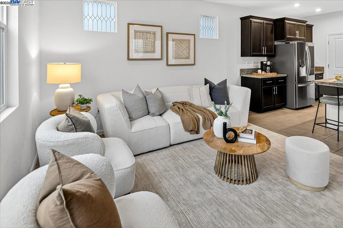 Detail Gallery Image 24 of 56 For 2092 Cottonwood St., Pittsburg,  CA 94565 - 4 Beds | 3 Baths