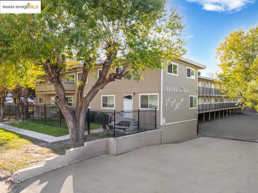 Photo #1: 41118257 Listing: Photo #1