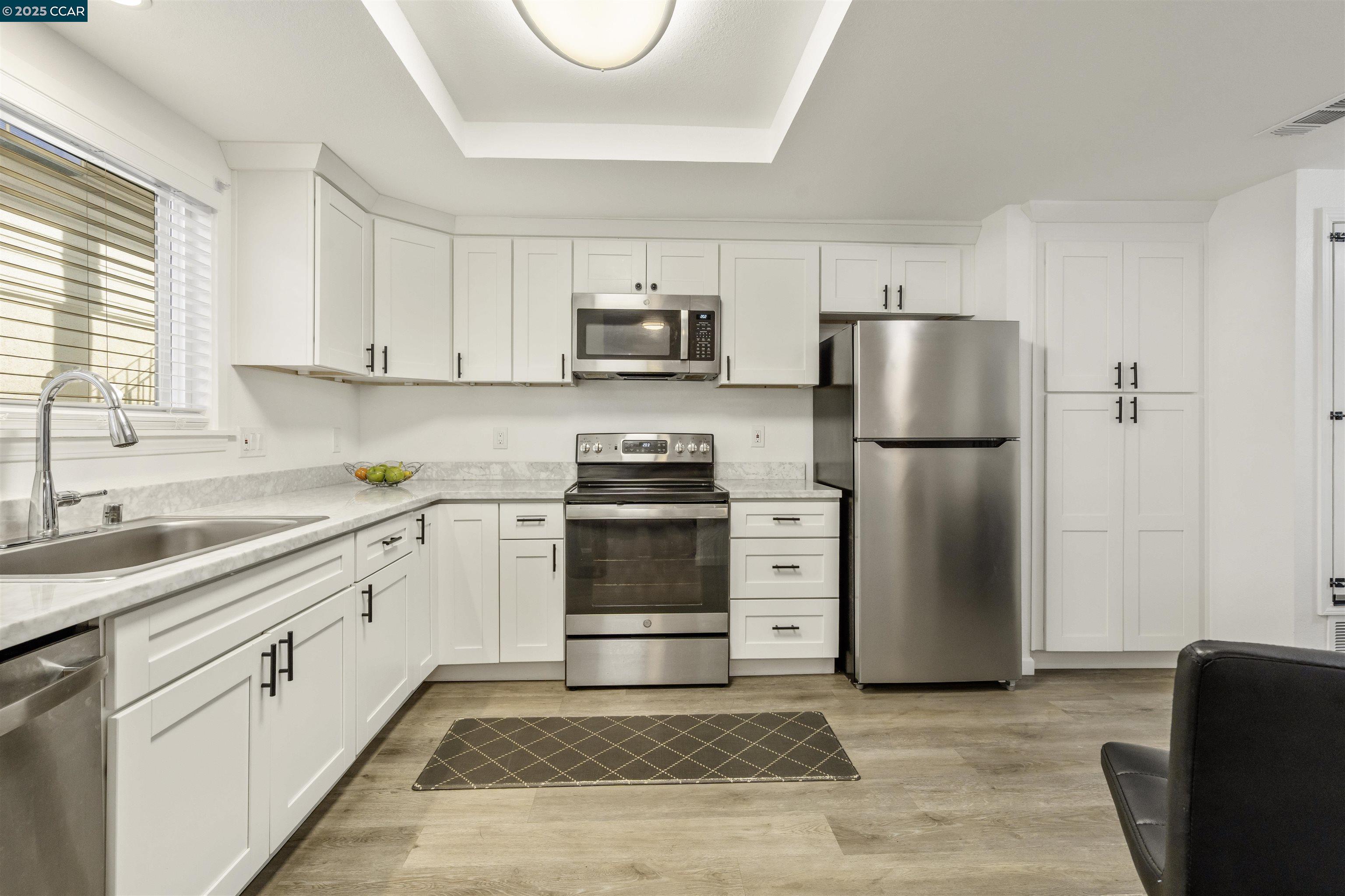 Detail Gallery Image 3 of 40 For 2593 El Portal Dr. #C,  San Pablo,  CA 94806 - 2 Beds | 2/1 Baths