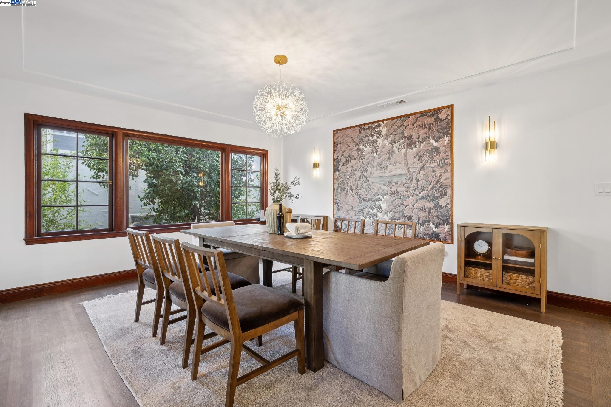 Detail Gallery Image 11 of 60 For 1728 Cambridge Dr, Alameda,  CA 94501 - 4 Beds | 3/1 Baths