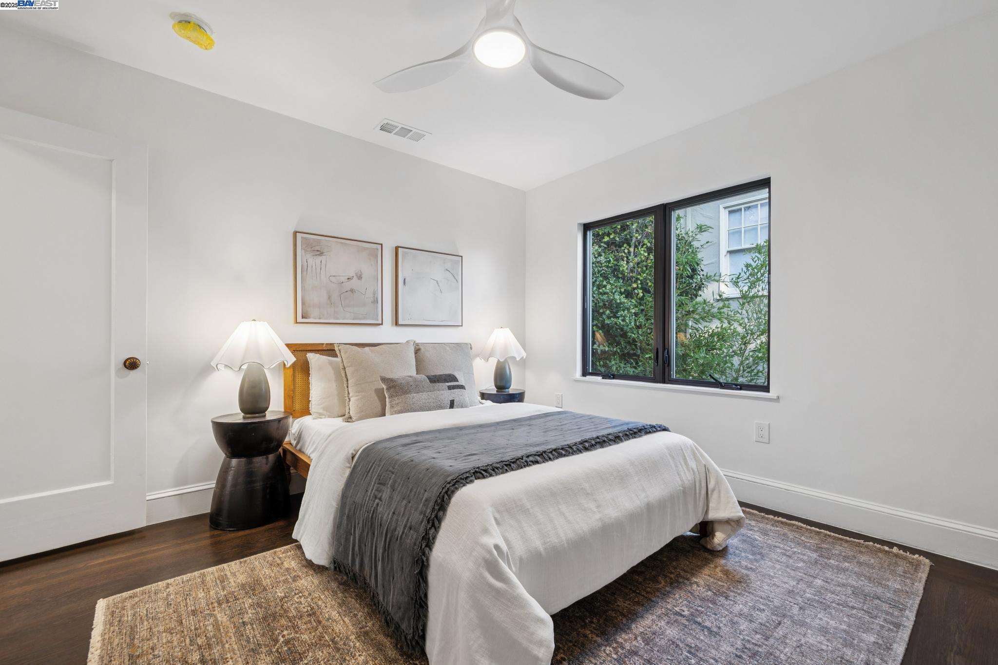 Detail Gallery Image 25 of 60 For 1728 Cambridge Dr, Alameda,  CA 94501 - 4 Beds | 3/1 Baths