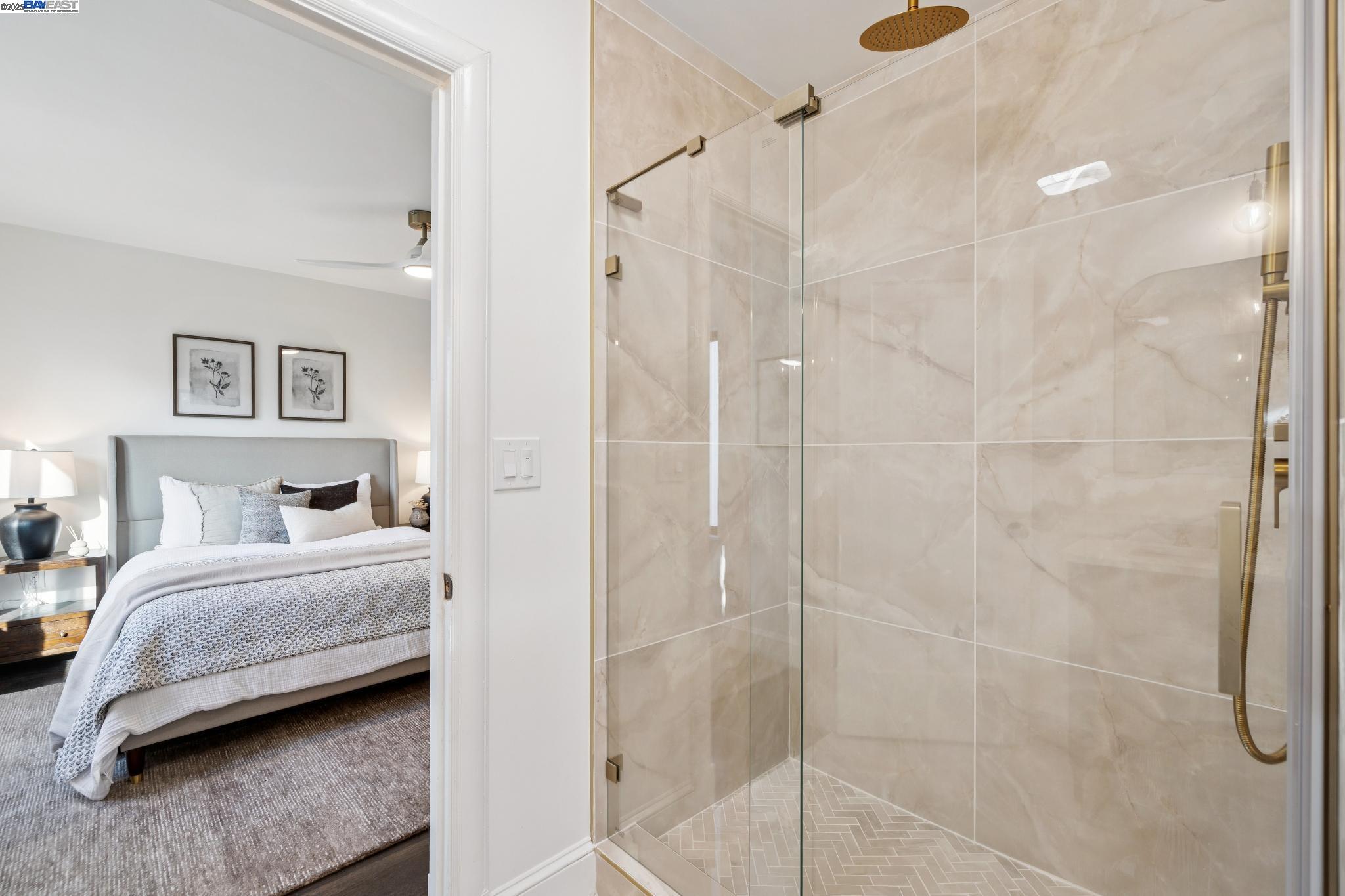 Detail Gallery Image 33 of 60 For 1728 Cambridge Dr, Alameda,  CA 94501 - 4 Beds | 3/1 Baths