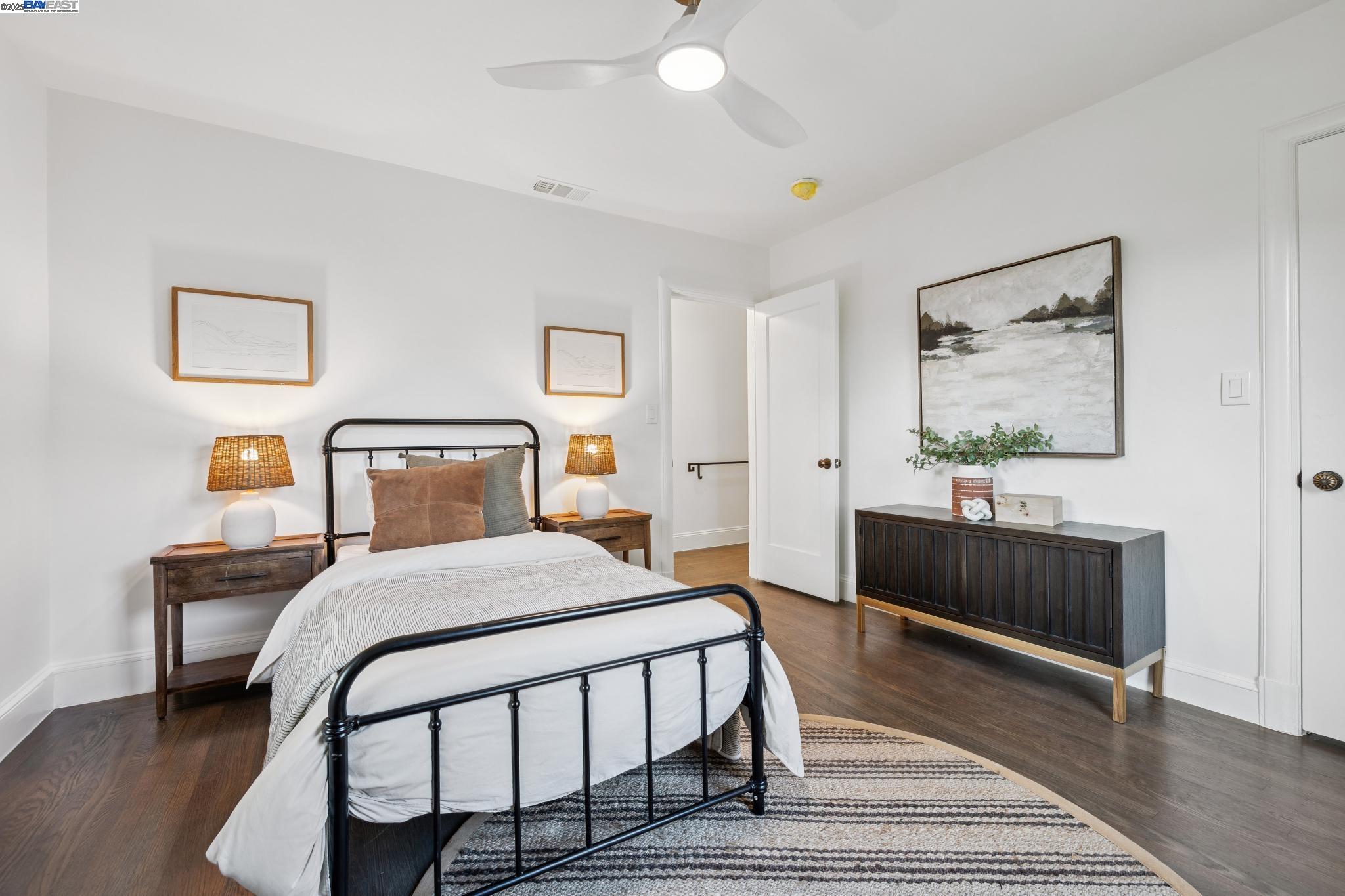 Detail Gallery Image 37 of 60 For 1728 Cambridge Dr, Alameda,  CA 94501 - 4 Beds | 3/1 Baths