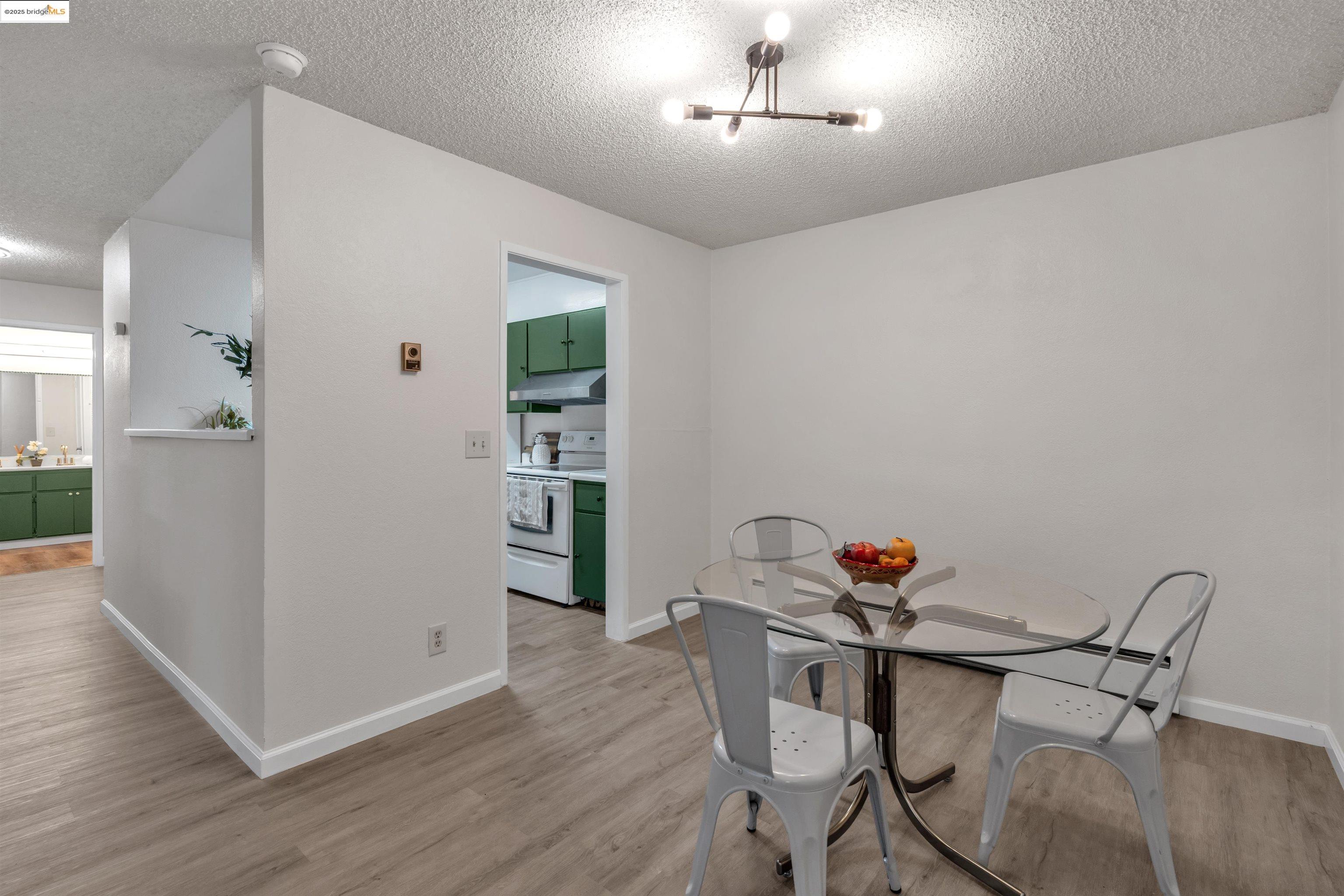 Photo #10: 41118262 Listing: Photo #10