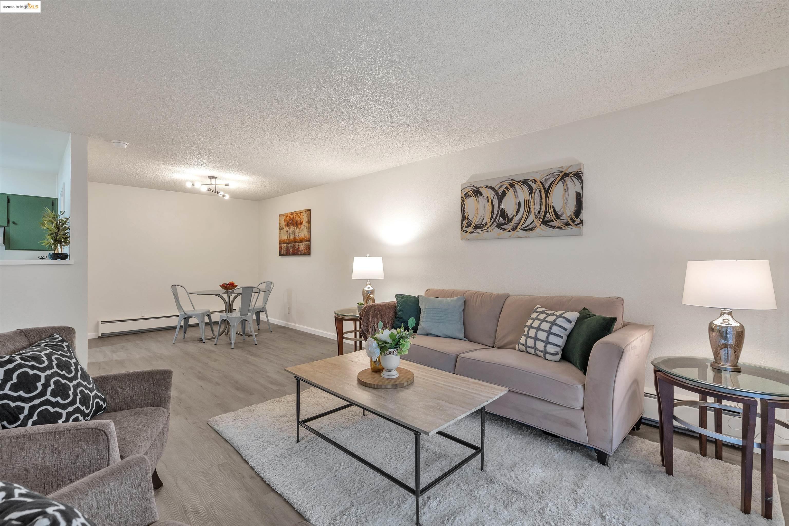 Photo #7: 41118262 Listing: Photo #7