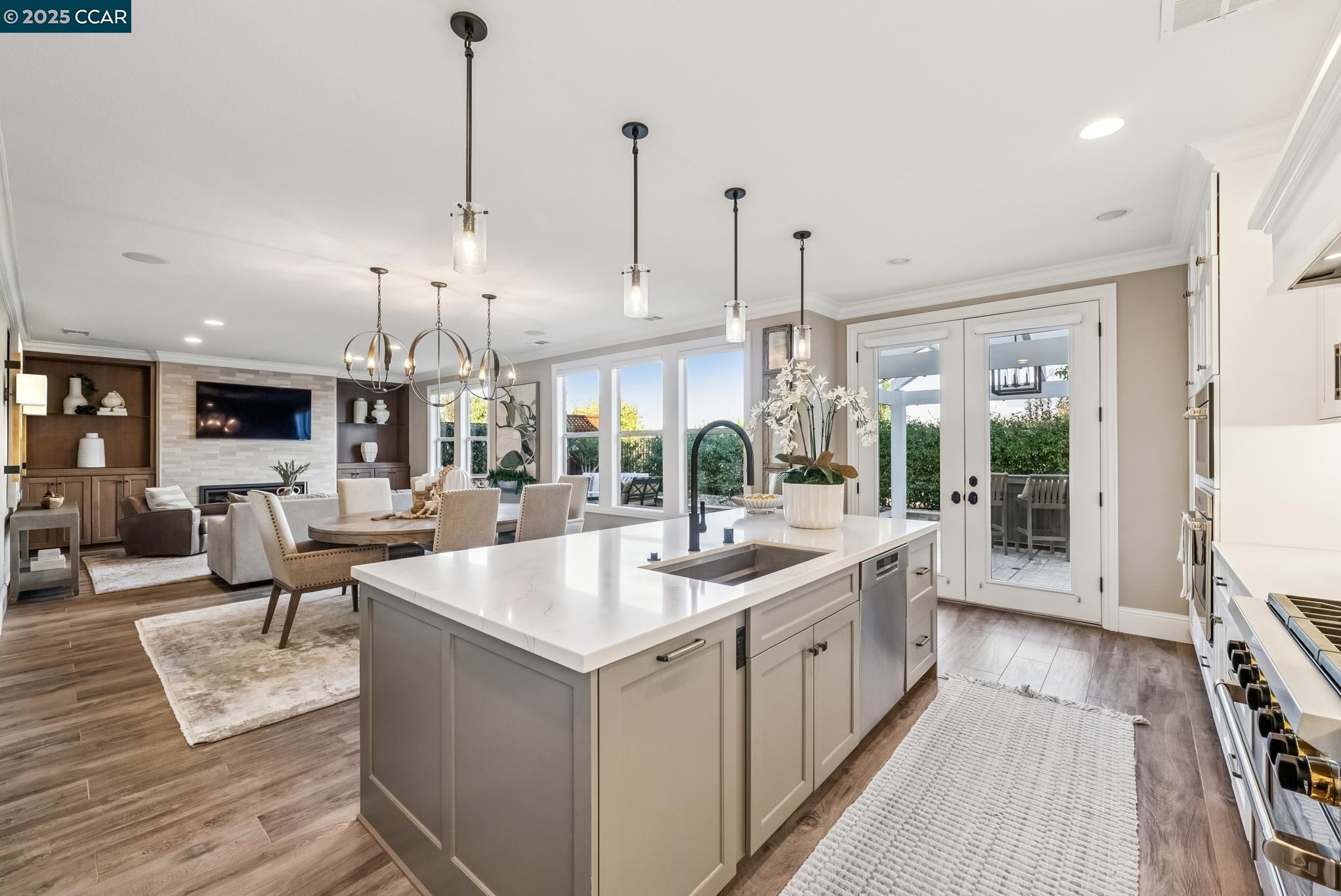 Detail Gallery Image 10 of 60 For 113 Bordeaux Ct, Martinez,  CA 94553 - 4 Beds | 2/1 Baths