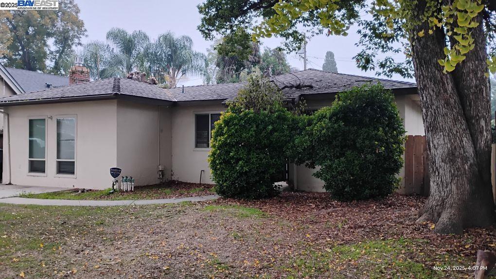 Detail Gallery Image 2 of 4 For 3284 E Pine Ave, Fresno,  CA 93703 - 3 Beds | 1 Baths