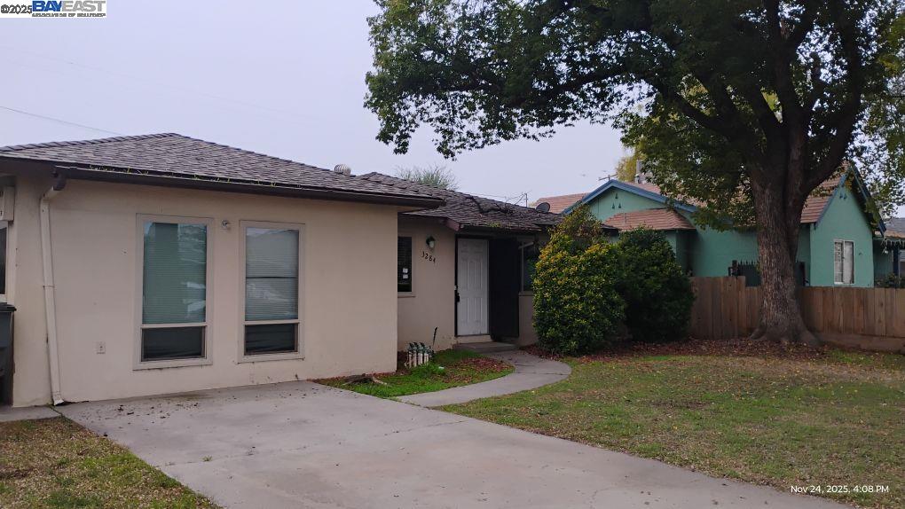 Detail Gallery Image 3 of 4 For 3284 E Pine Ave, Fresno,  CA 93703 - 3 Beds | 1 Baths